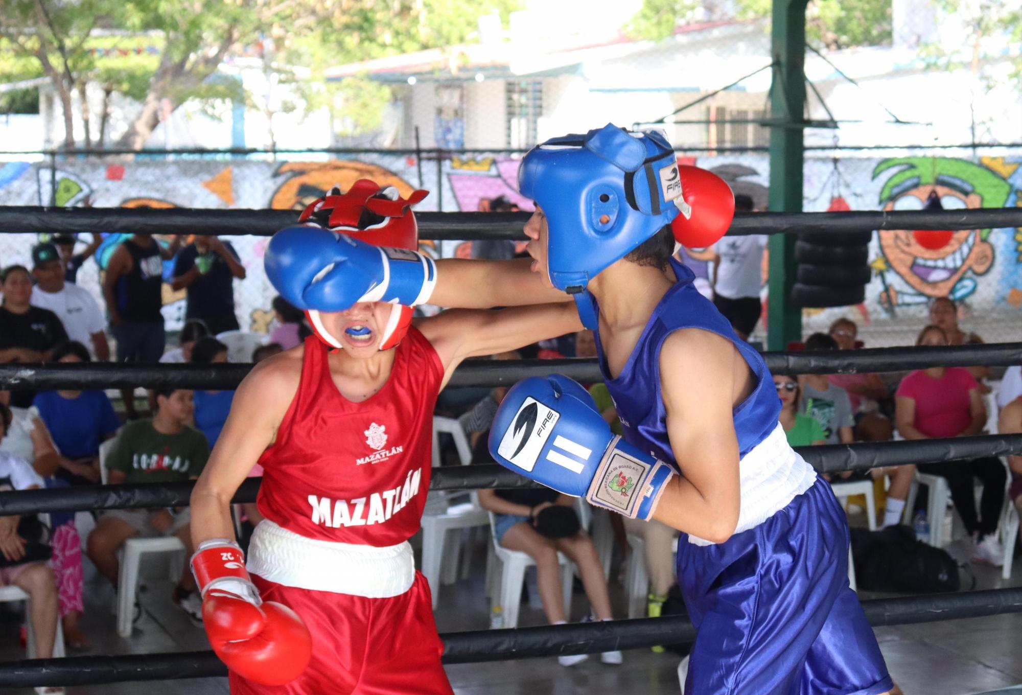 $!Cierra el Torneo de Boxeo ‘Zurdo’ Ramírez con poder mazatleco, en el Info Playas