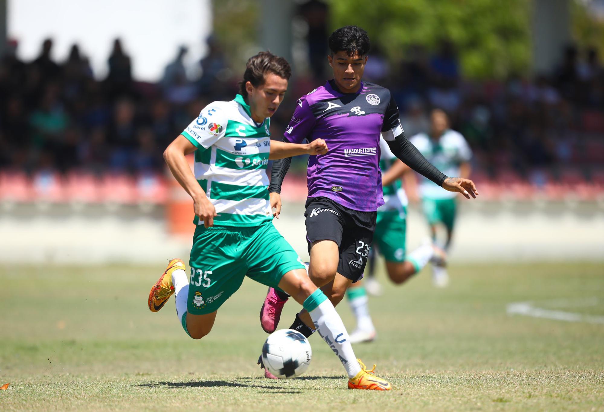 $!Mazatlán FC cae en la Sub 20 y Sub 17 ante Santos Laguna, en el Deportivo Benito Juárez del puerto