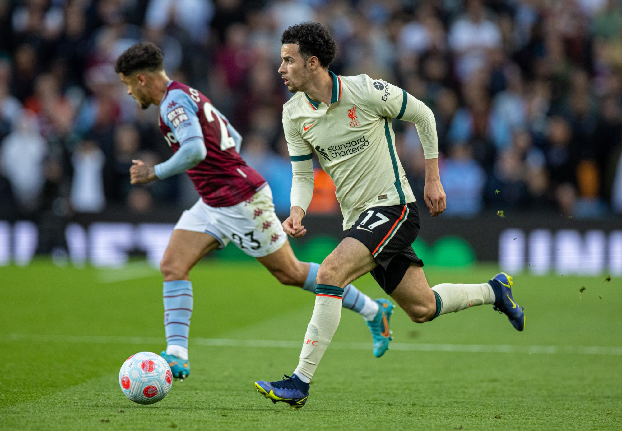 $!Liverpool se lo dio vuelta a Aston Villa y no se baja de la pelea