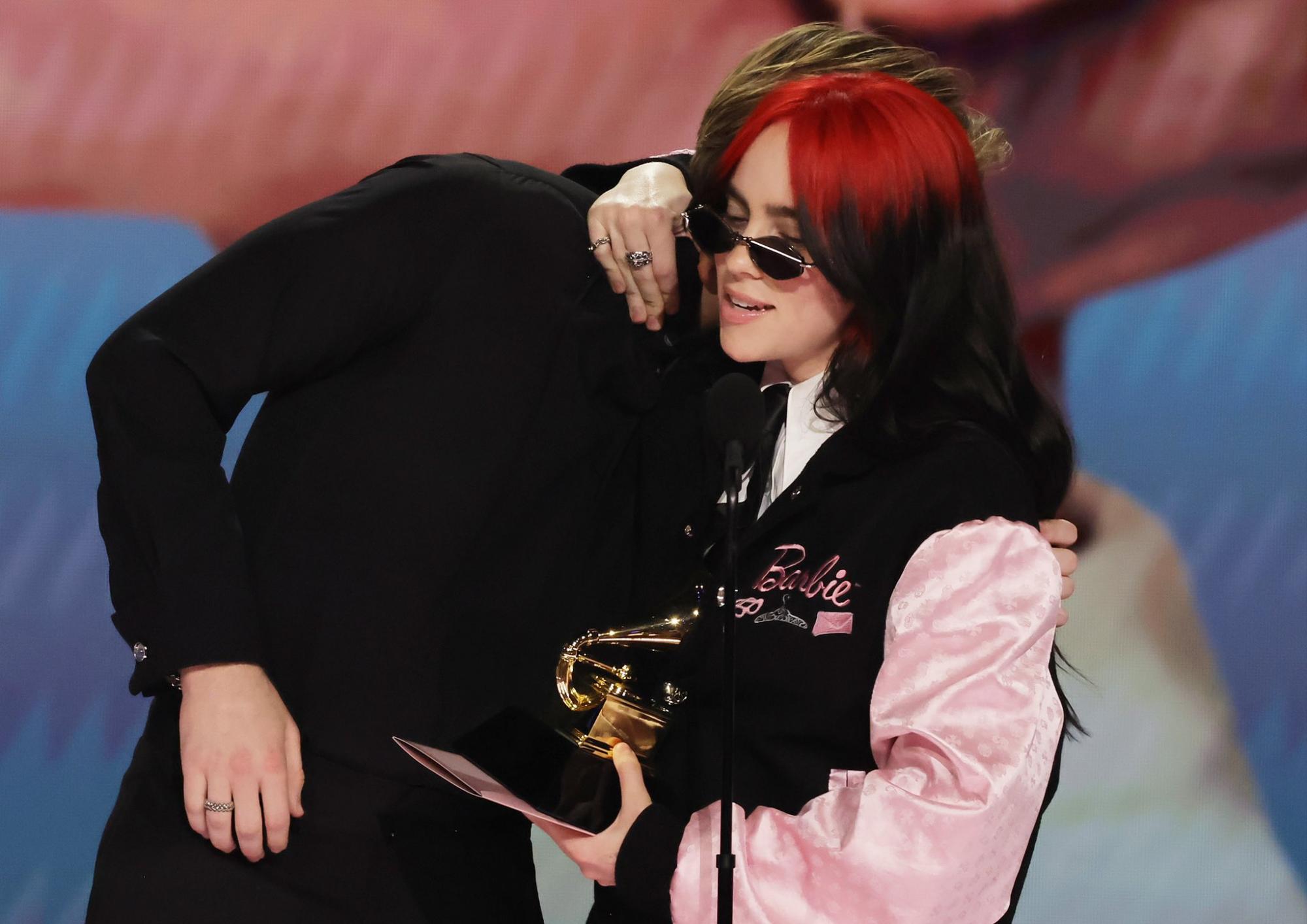 $!Billie Eilish se llevó el premio a la Canción del Año por ‘What Was I Made For?’ de ‘Barbie’.