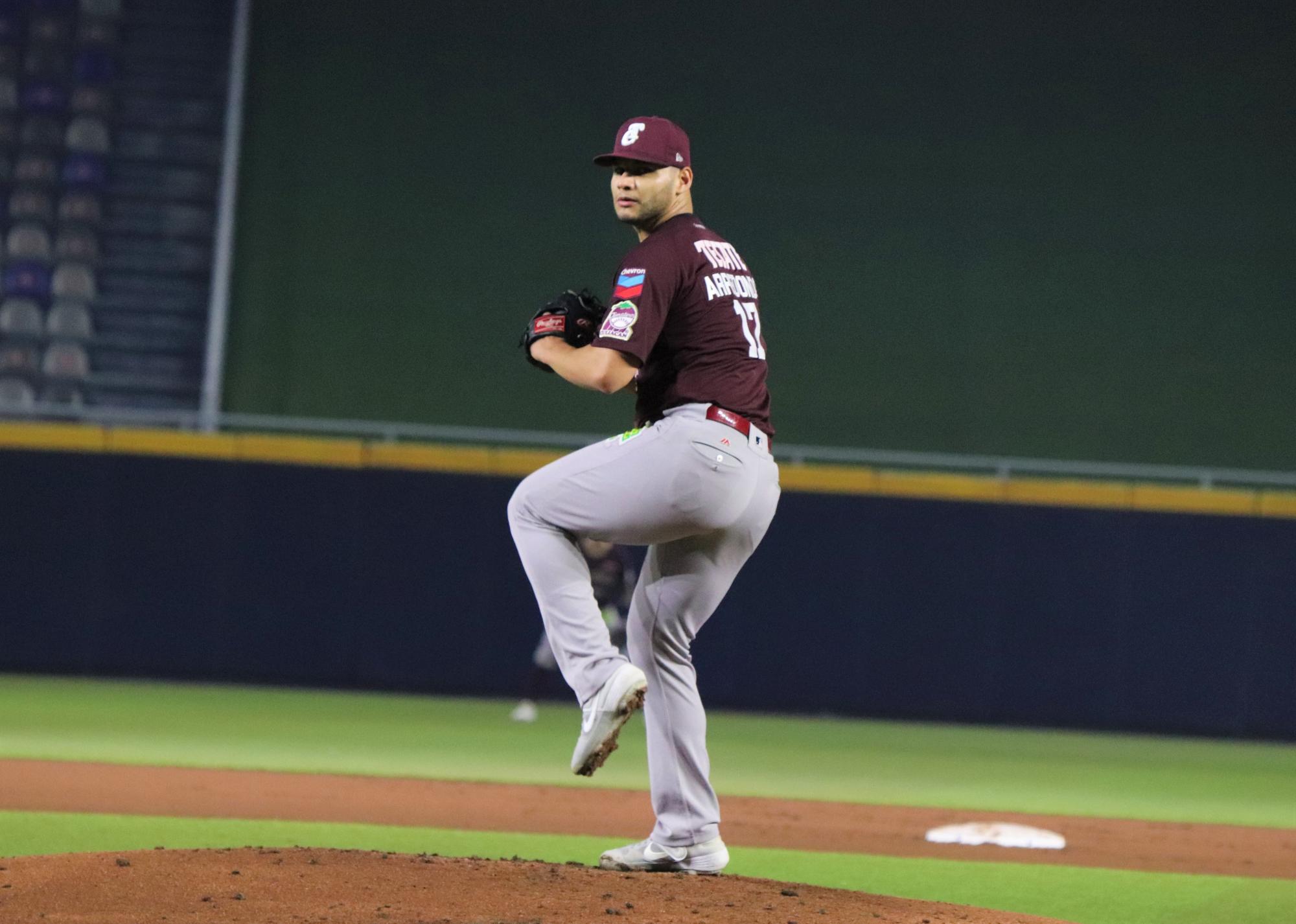 $!Tomateros de Culiacán es frenado en Monterrey por Sultanes