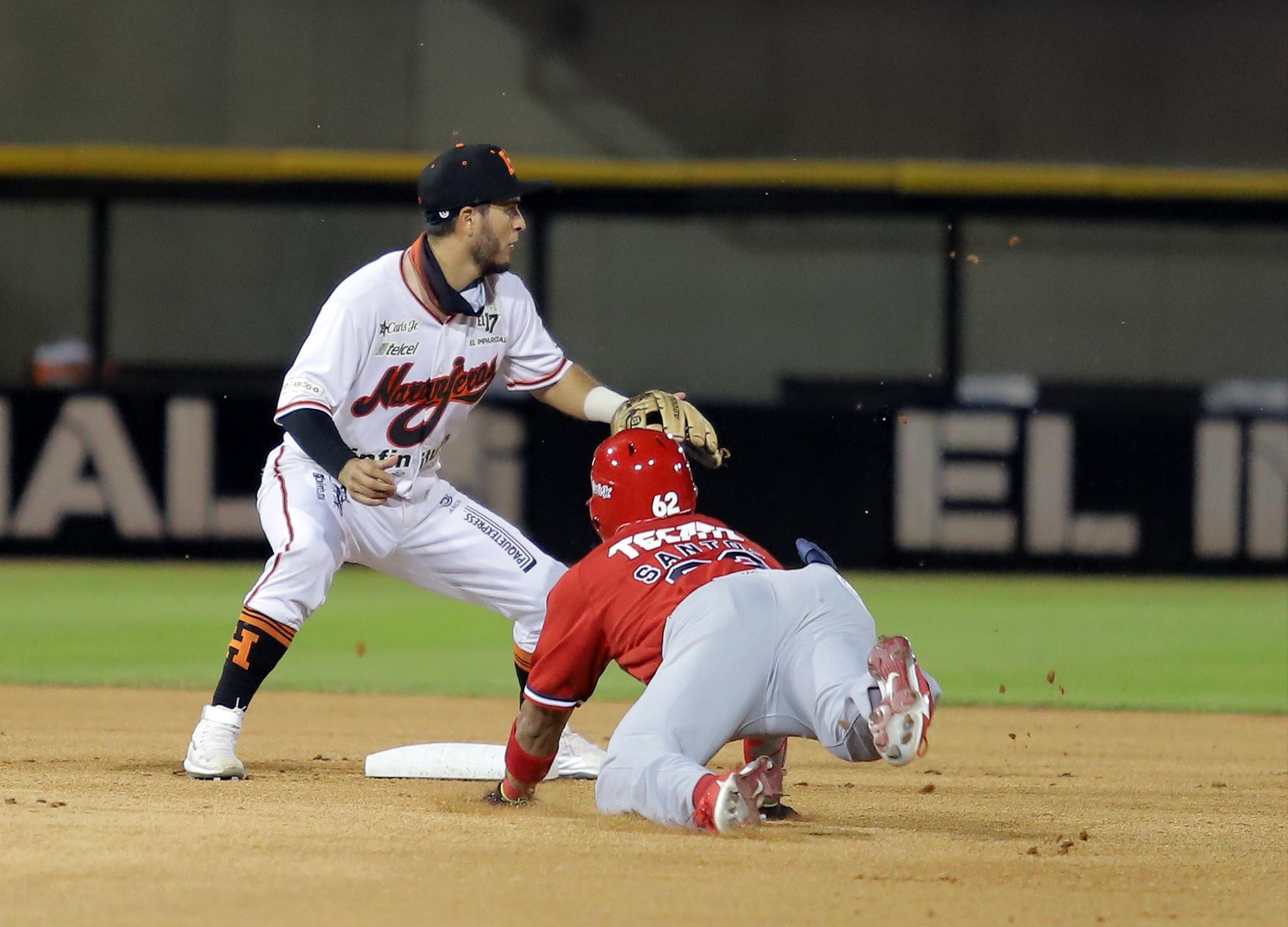 $!Naranjeros de Hermosillo despluma a Águilas de Mexicali en el juego inaugural