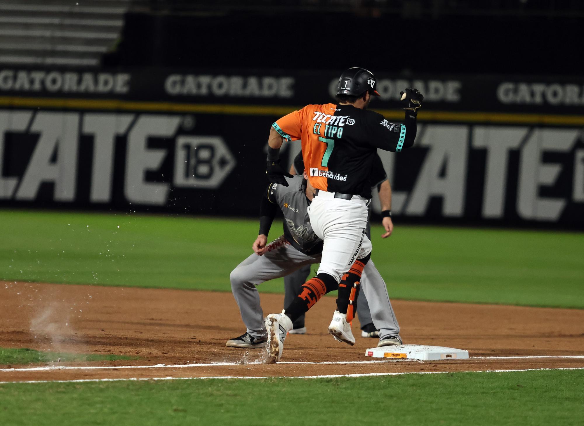 $!Tomateros cae y se iguala el Clásico de la LMP en Hermosillo