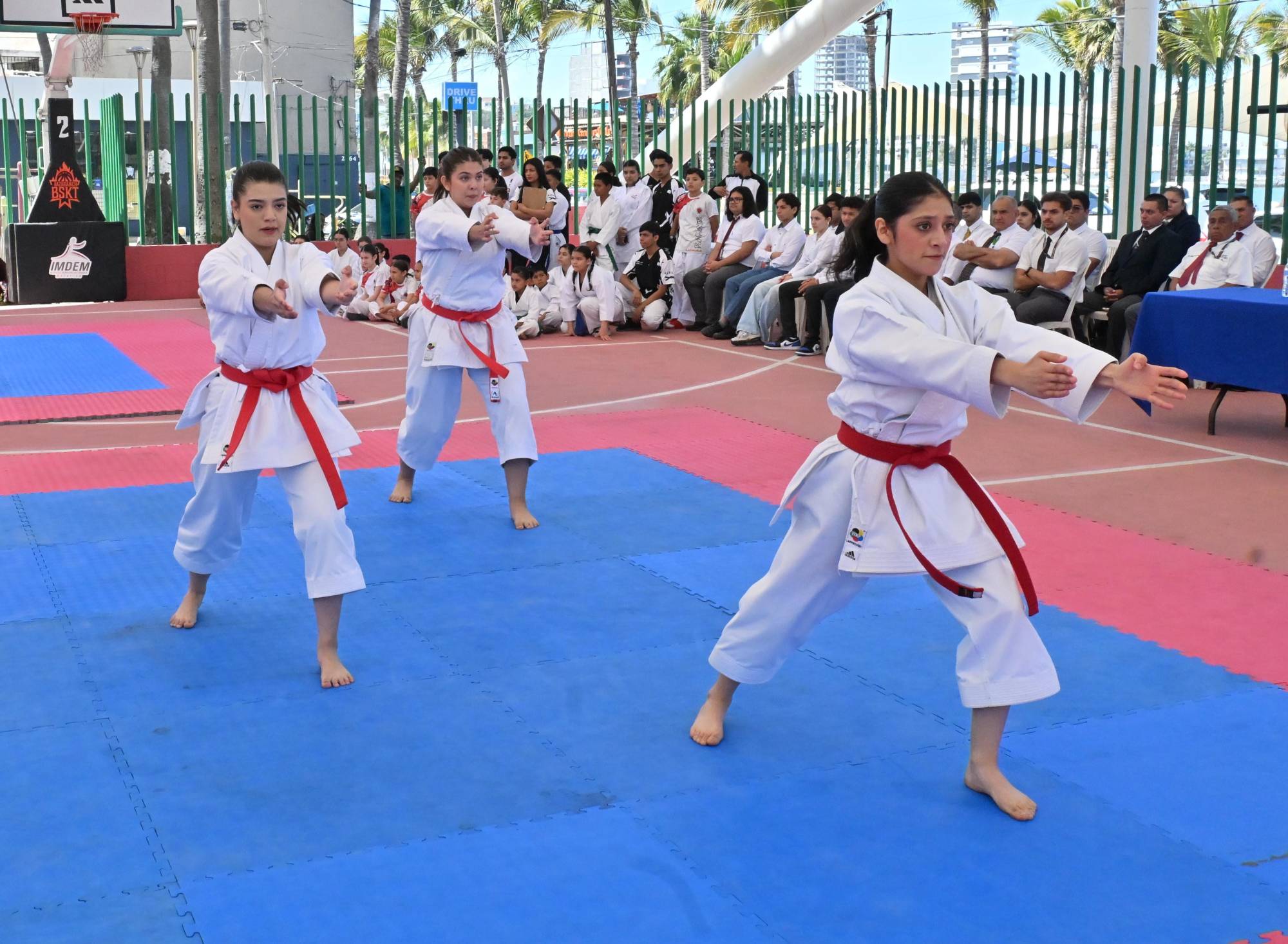 $!El karate llena de emociones la cancha Martiniano Carvajal