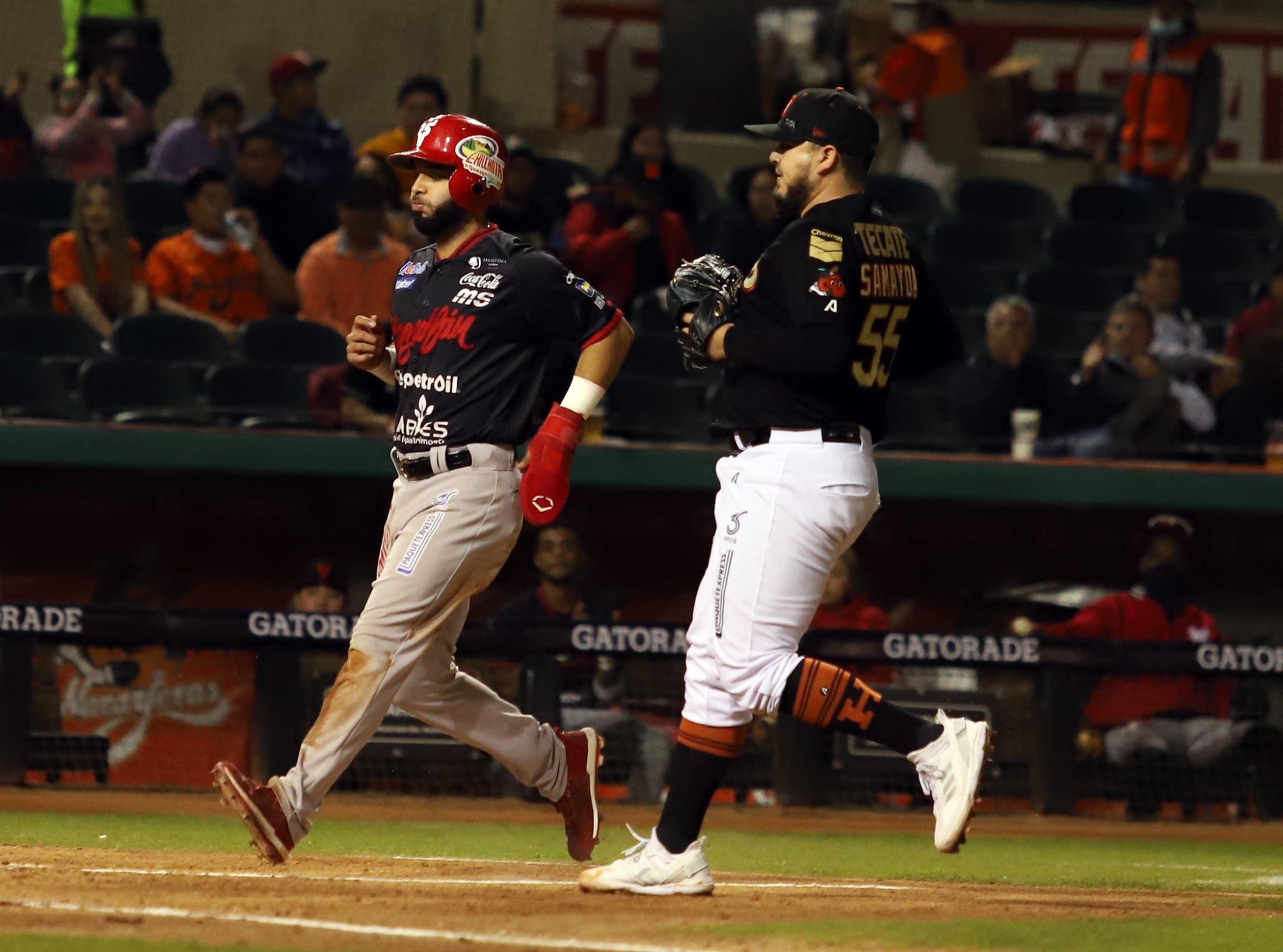 $!Venados de Mazatlán deja escapar la ventaja ante Naranjeros y se empata la serie en Hermosillo