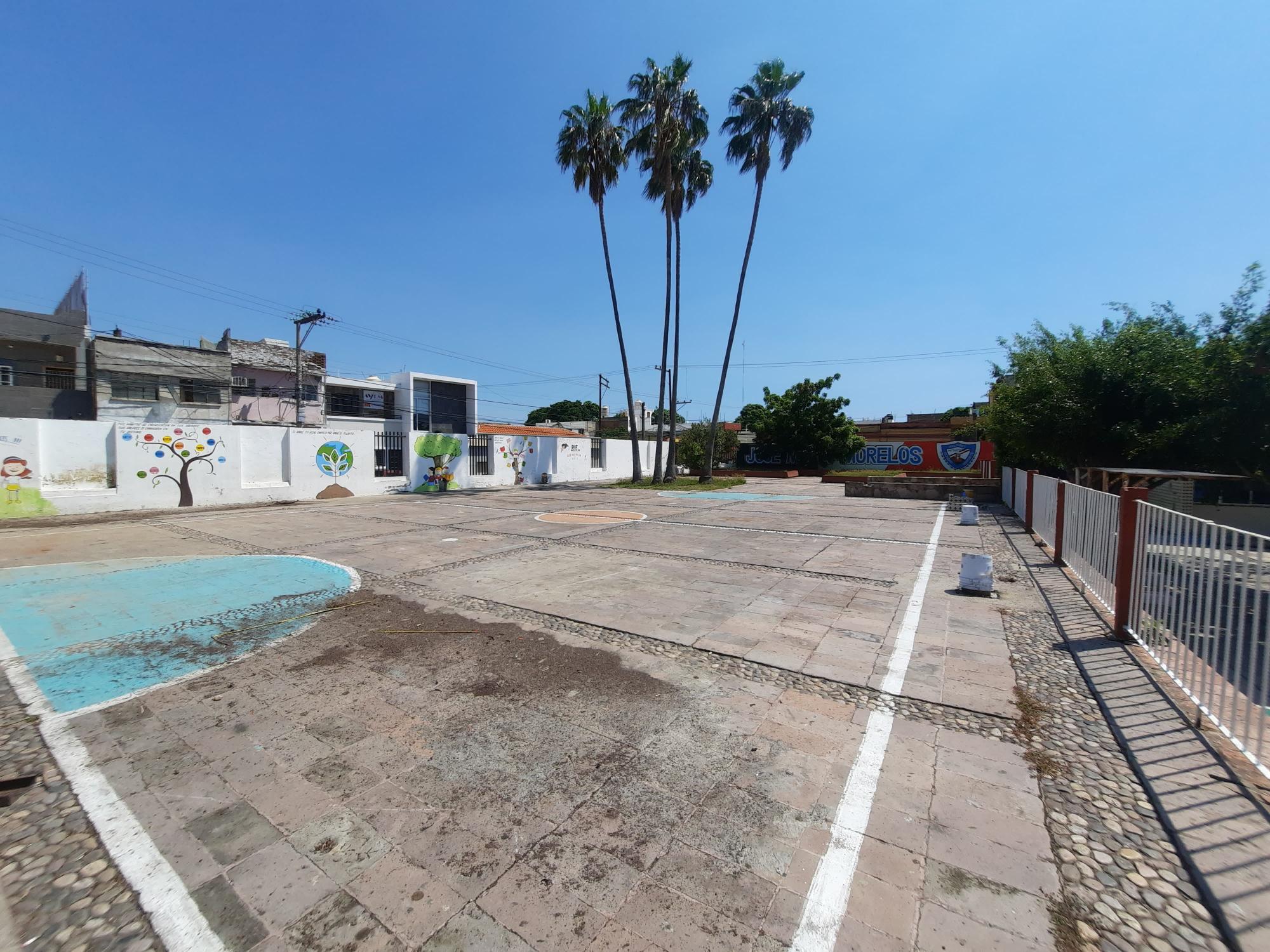 $!Regresan a clases presenciales tras retirar techumbre caída en primaria de Mazatlán