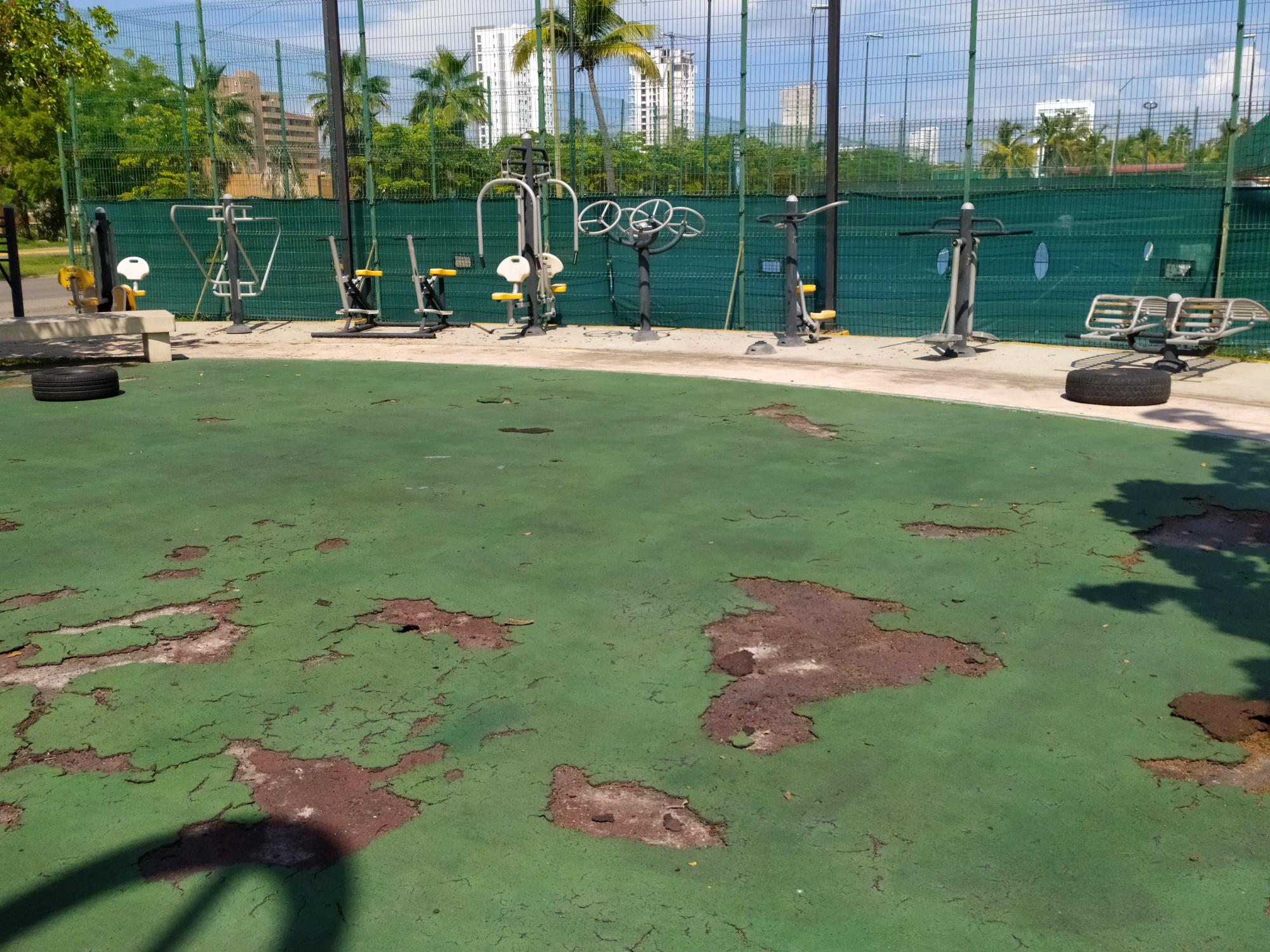 $!El área del gimnasio en el Kilómetro Cero.
