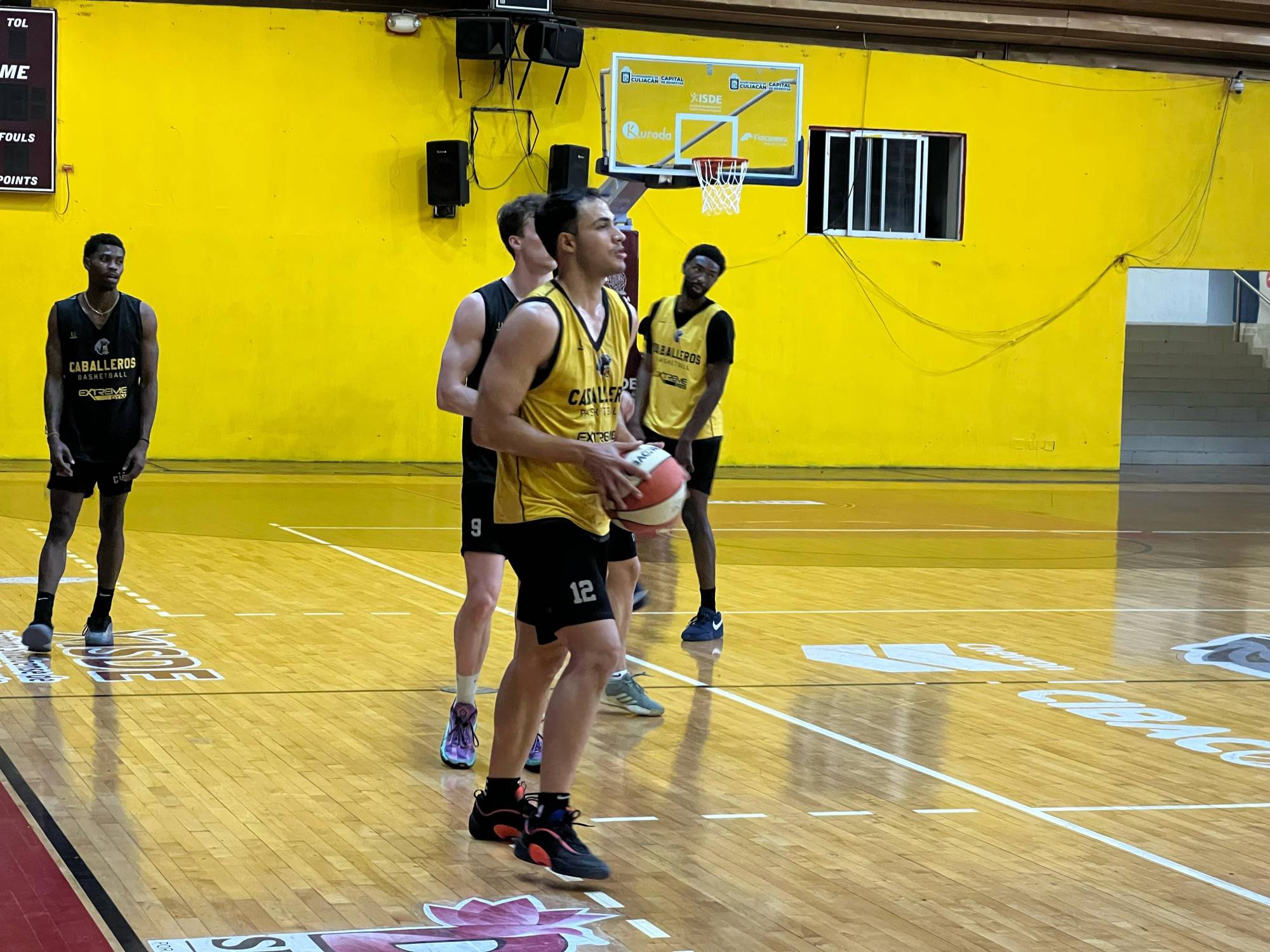 $!Continúa intensa la pretemporada de Caballeros de Culiacán