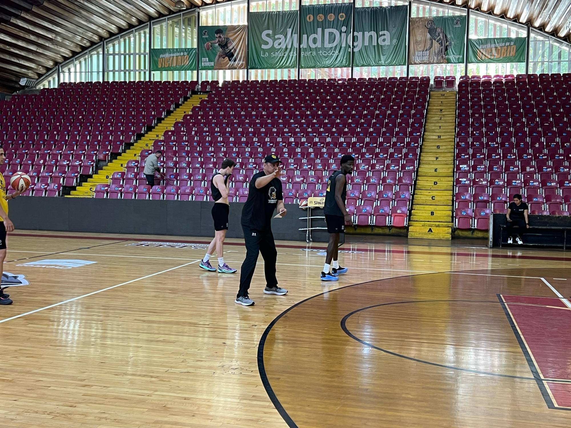 $!Continúa intensa la pretemporada de Caballeros de Culiacán