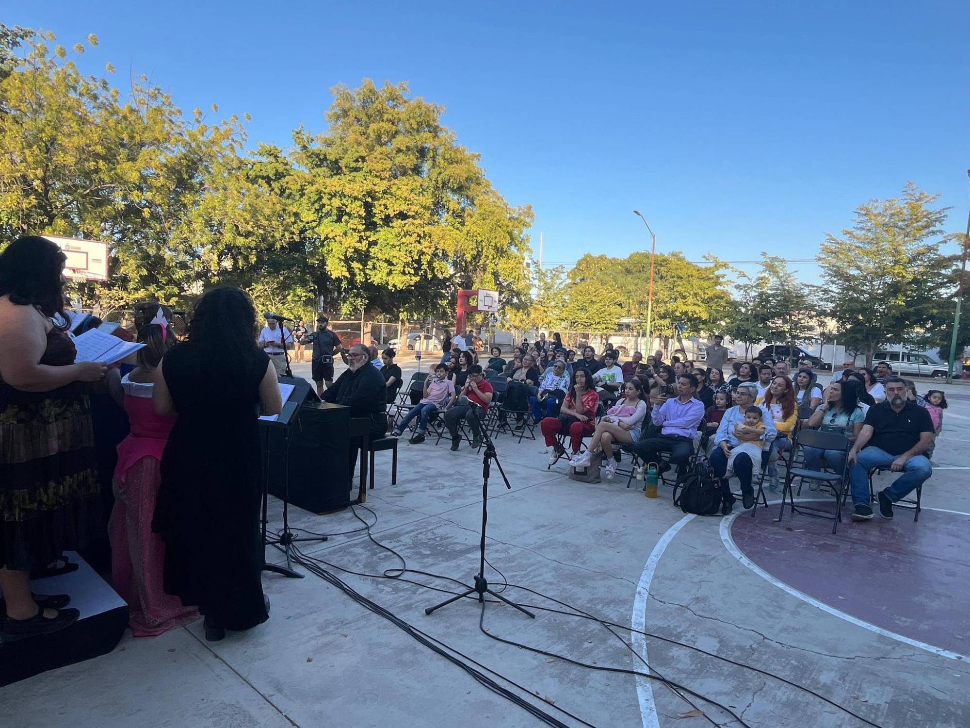 $!Una nutrida asistencia registró la presentación.