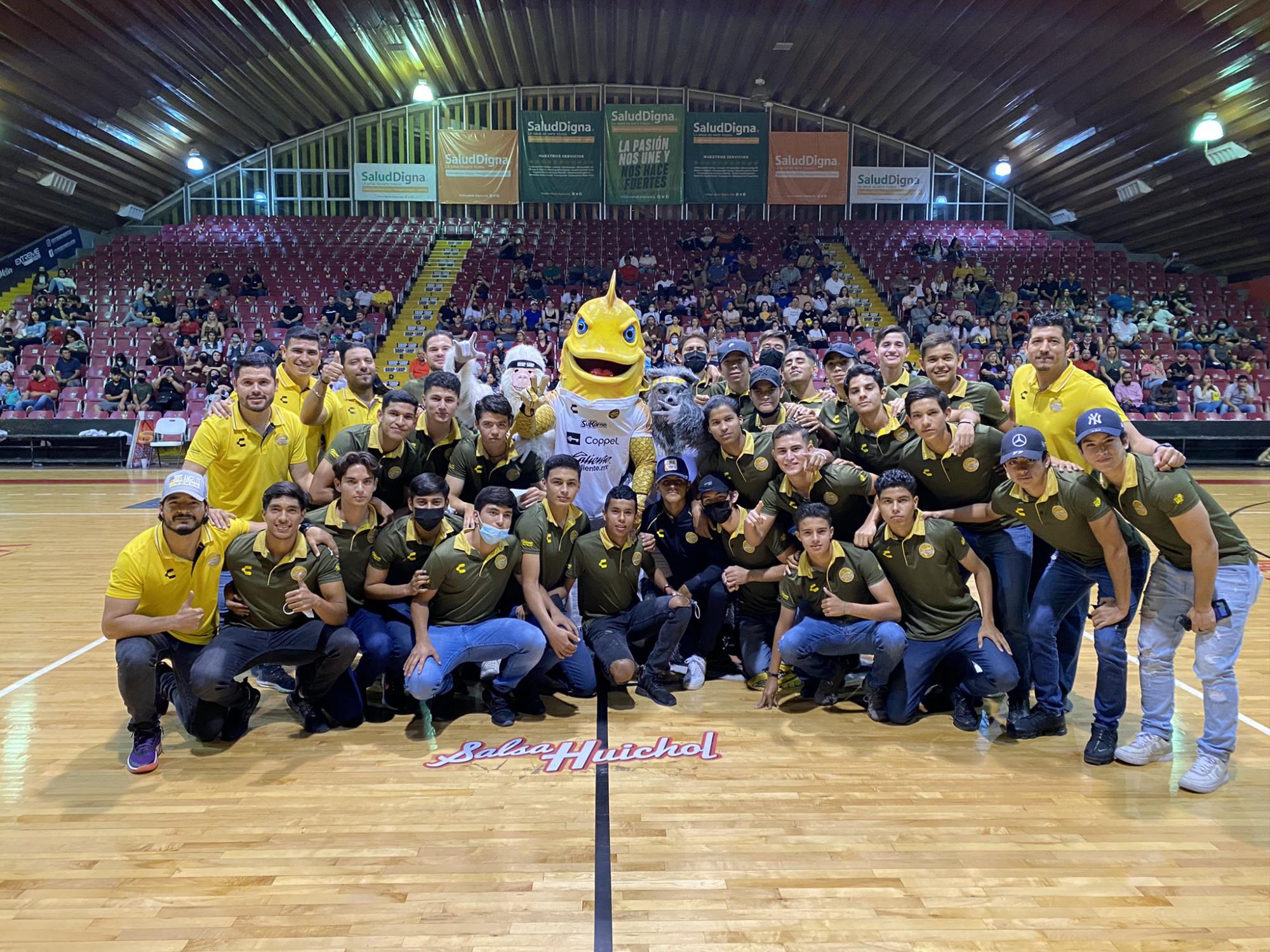 $!Dorados y Caballeros juegan en equipo por Culiacán