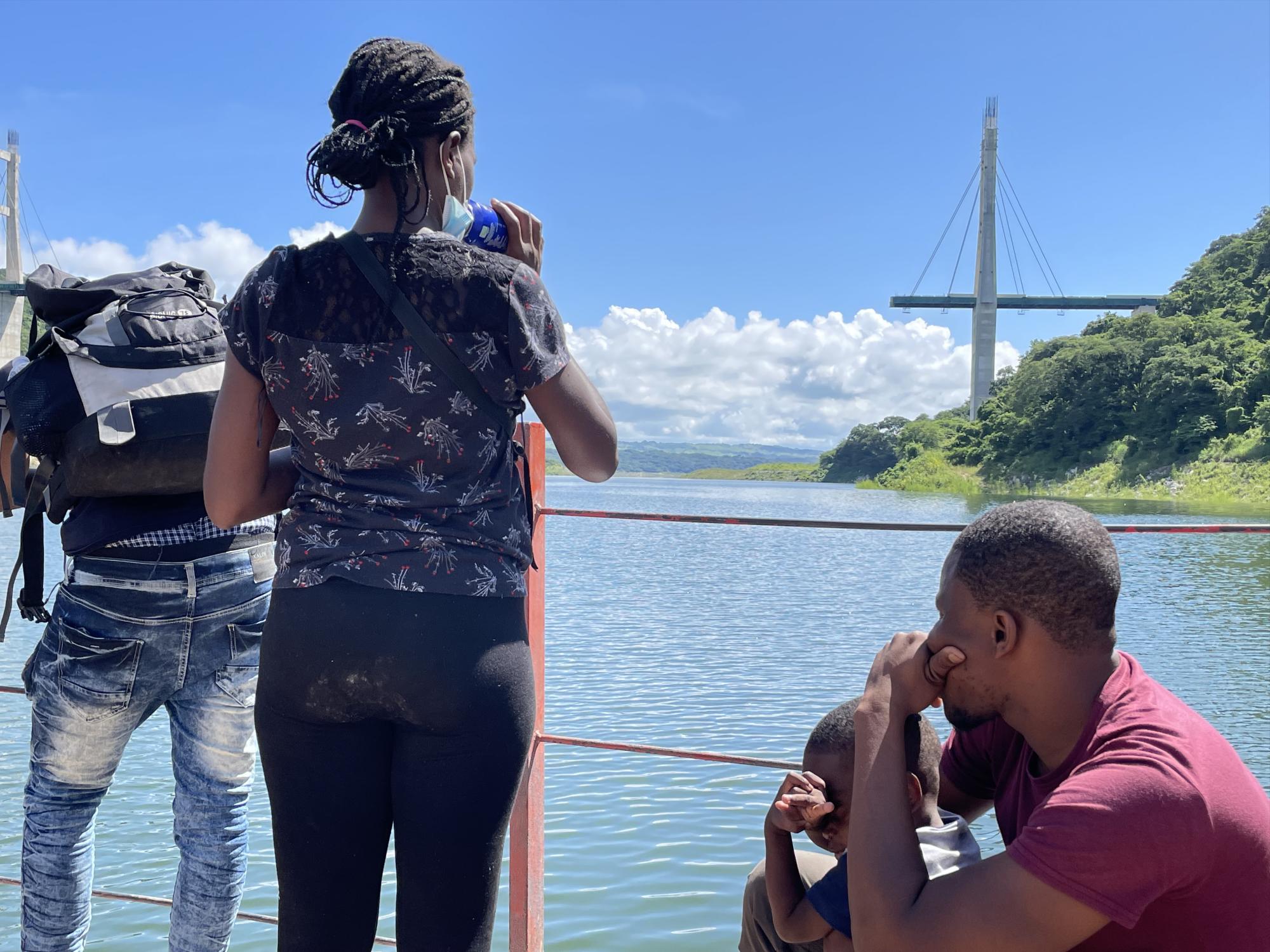 $!La población migrante haitiana sale de su país en familia, esperando encontrar una nueva patria.
