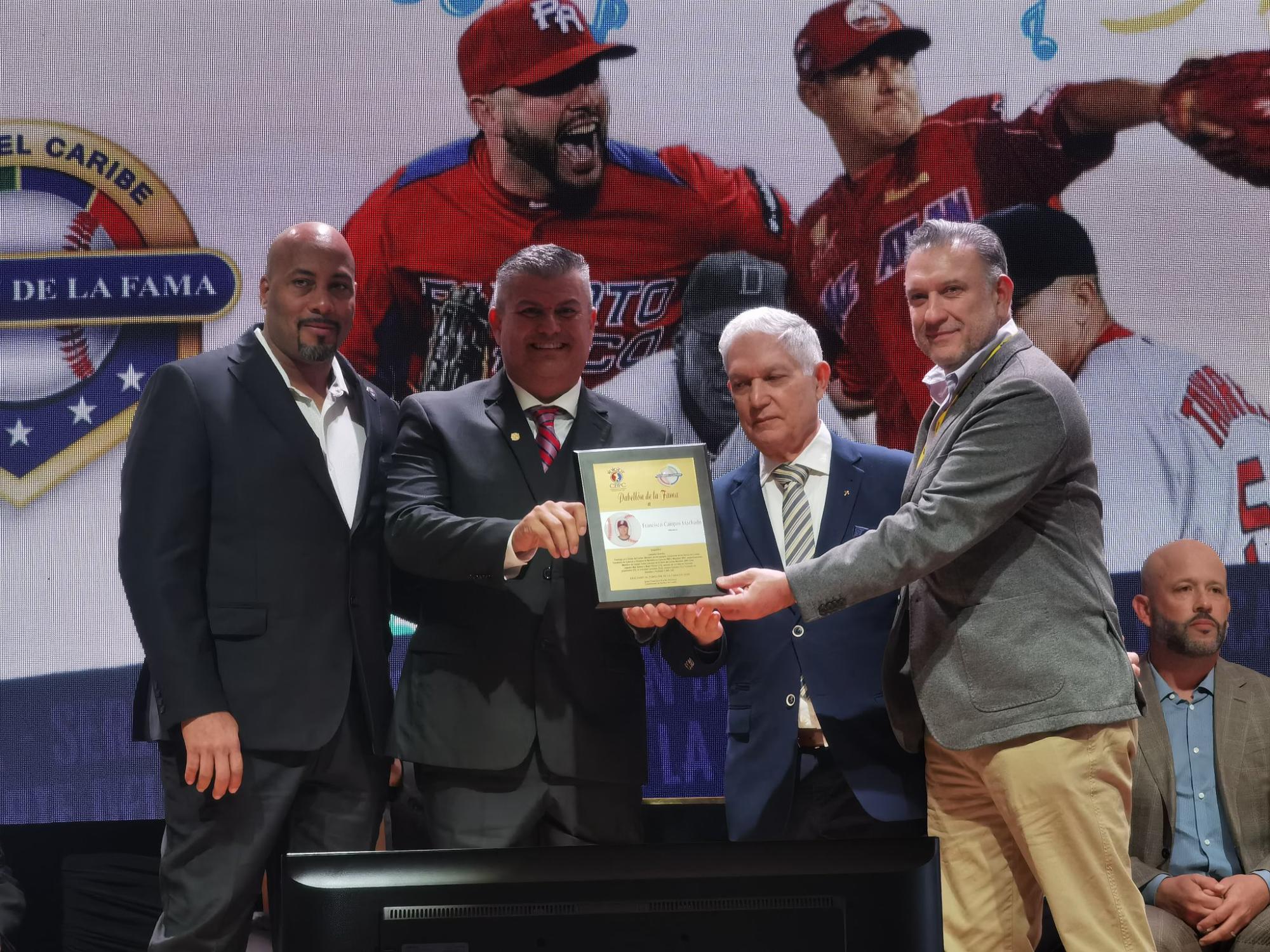 $!Francisco Campos es nuevo inmortal de la Serie del Caribe