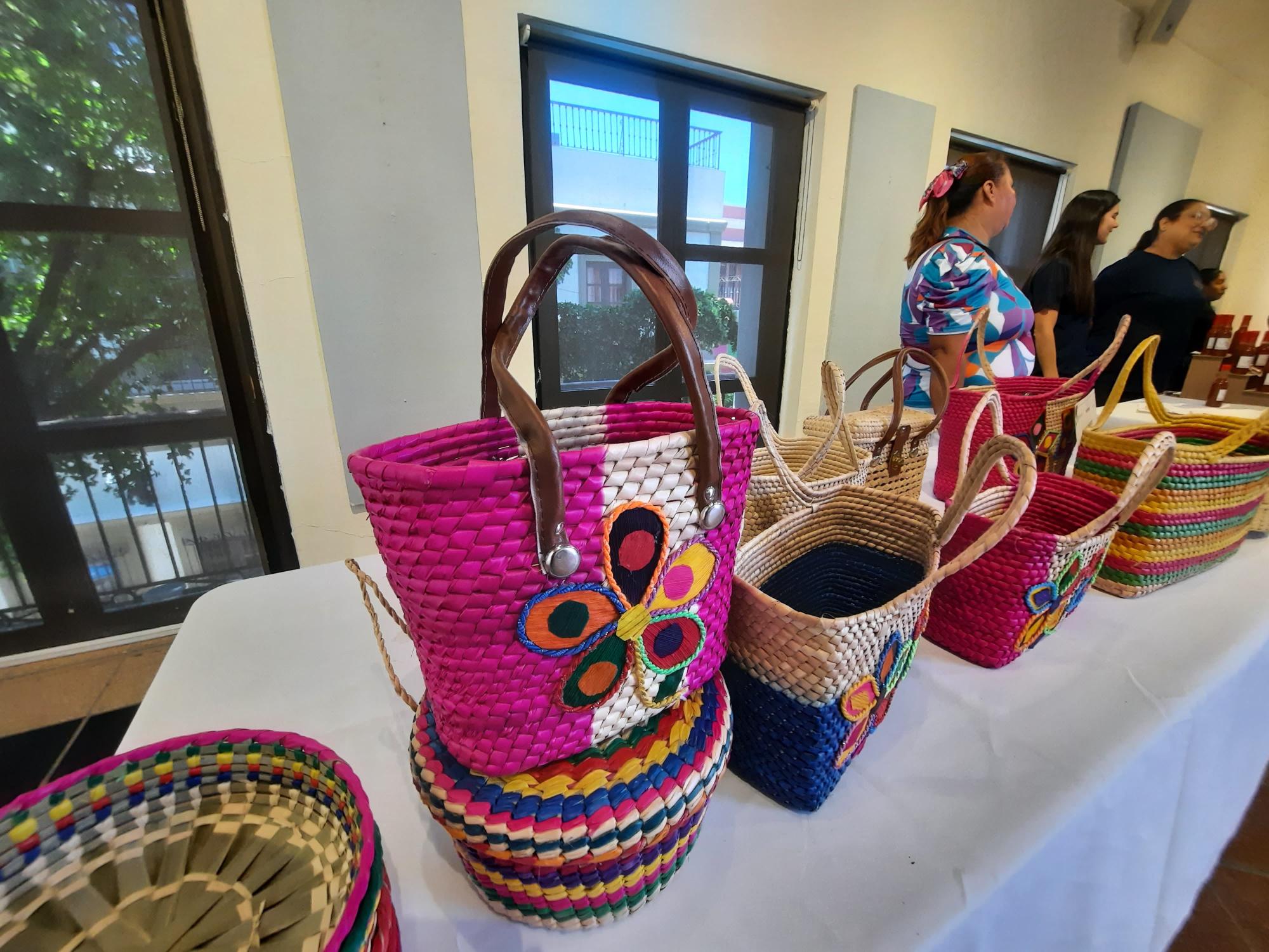 $!Se gradúan 19 del programa Emprende Sedectur en Mazatlán
