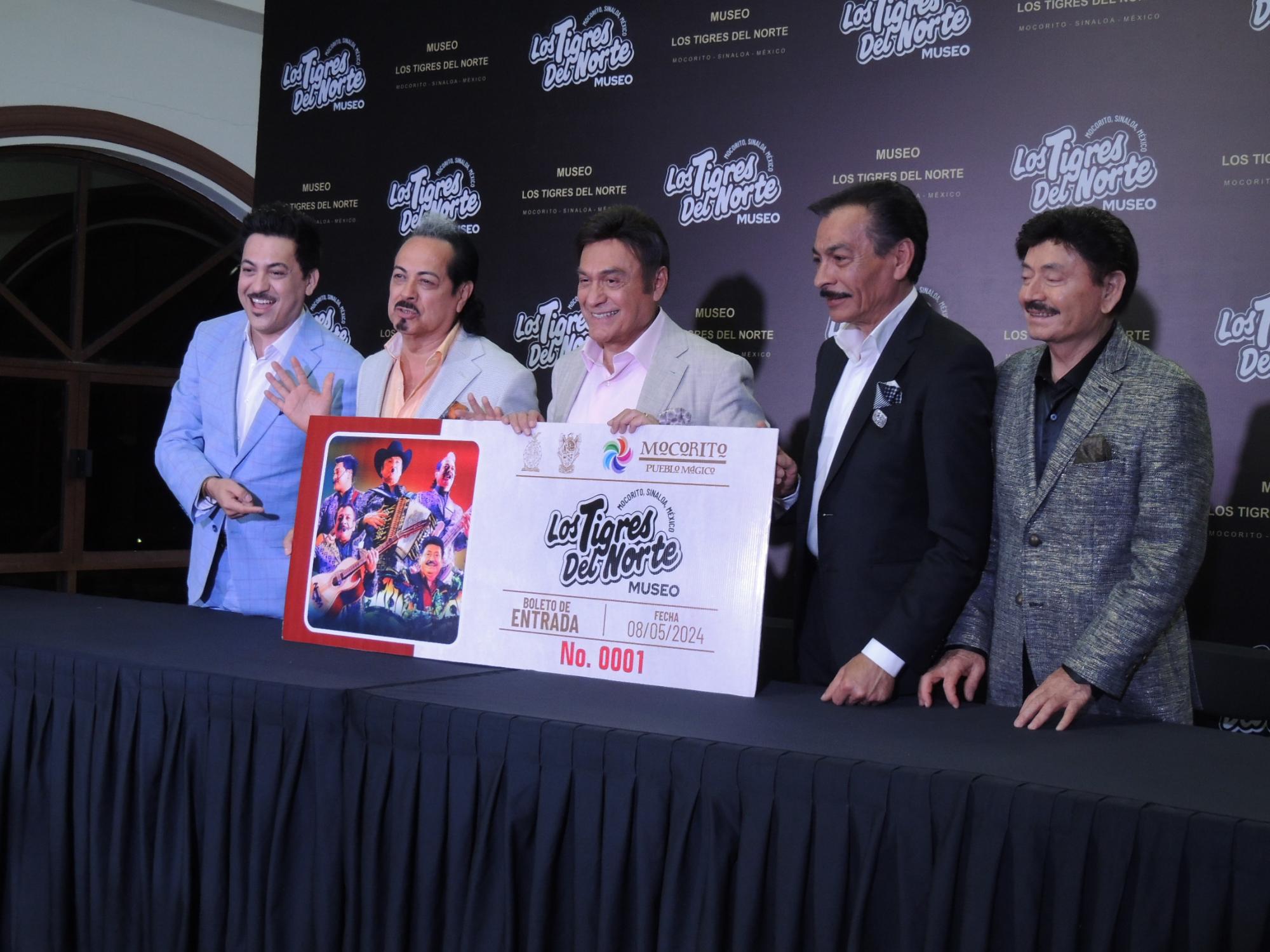 $!Reconoce Mocorito a los Tigres del Norte al inaugurar museo en su honor