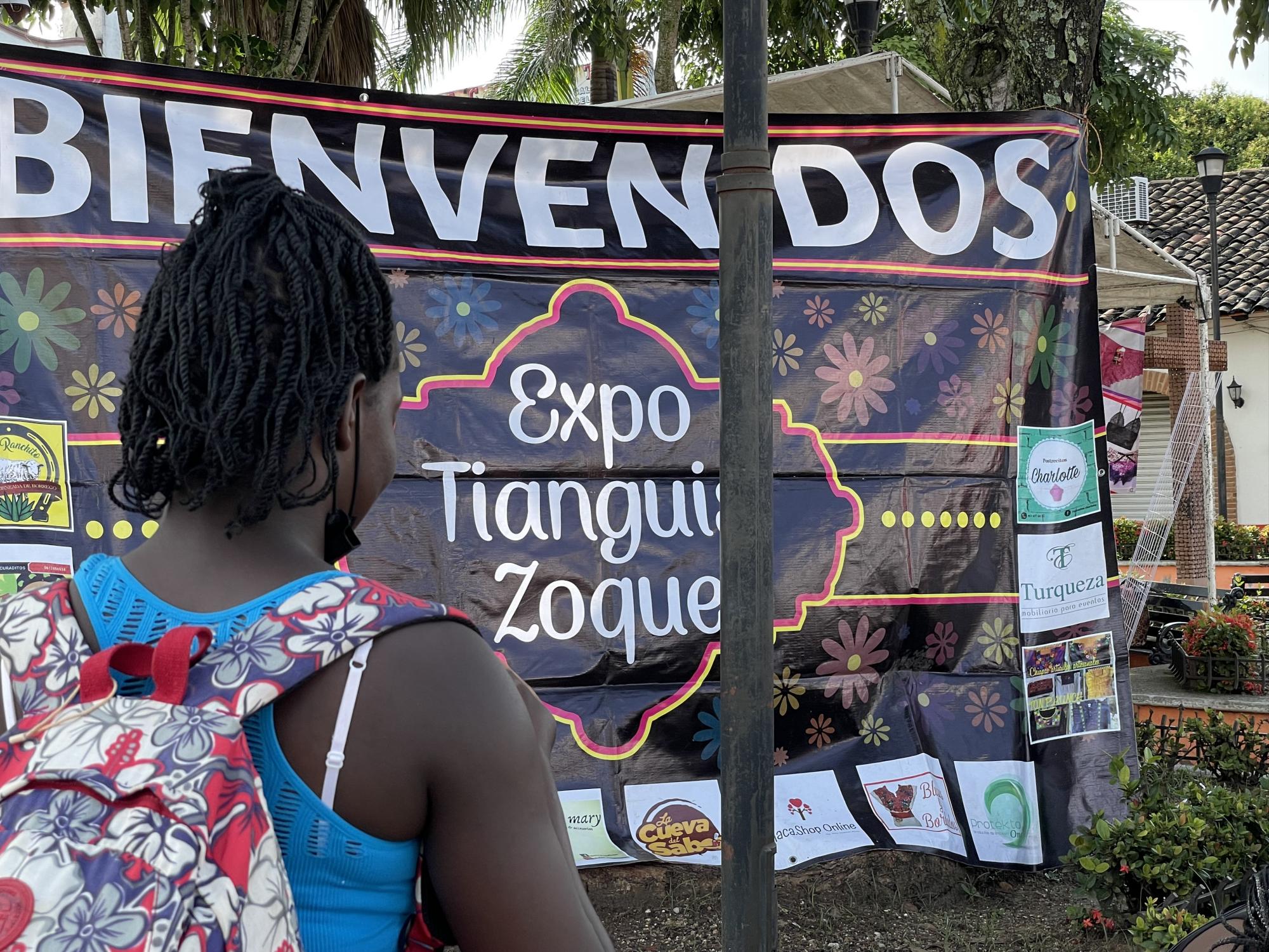 $!Migrantes haitianas durante una parada en territorio de la etnia zoque, en México.