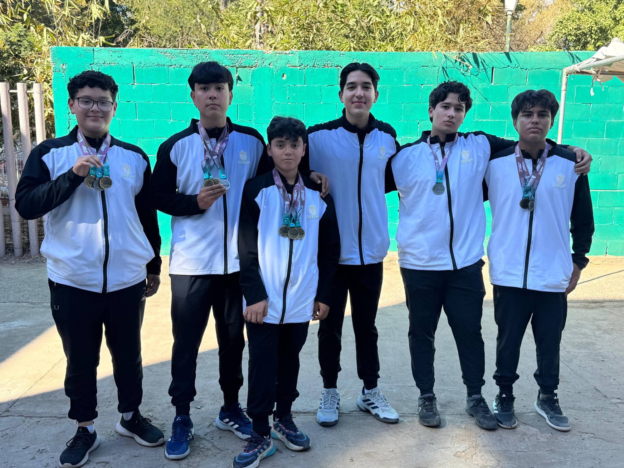 $!Mazatlecos Óscar Díaz y Maximiliano Guerra logran el triplete en frontón, en la etapa estatal