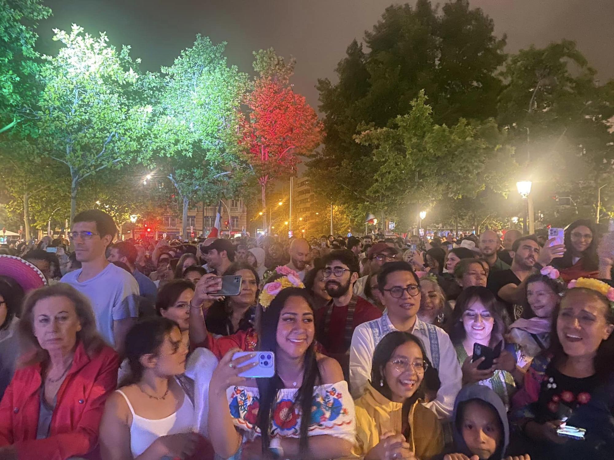 $!Embajador Quirino Ordaz Coppel da el Grito de Independencia en España