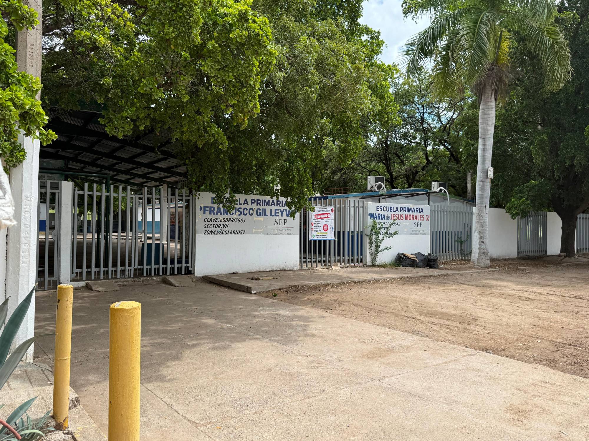 $!Evacúan primaria en Culiacán por reporte de hombre armado
