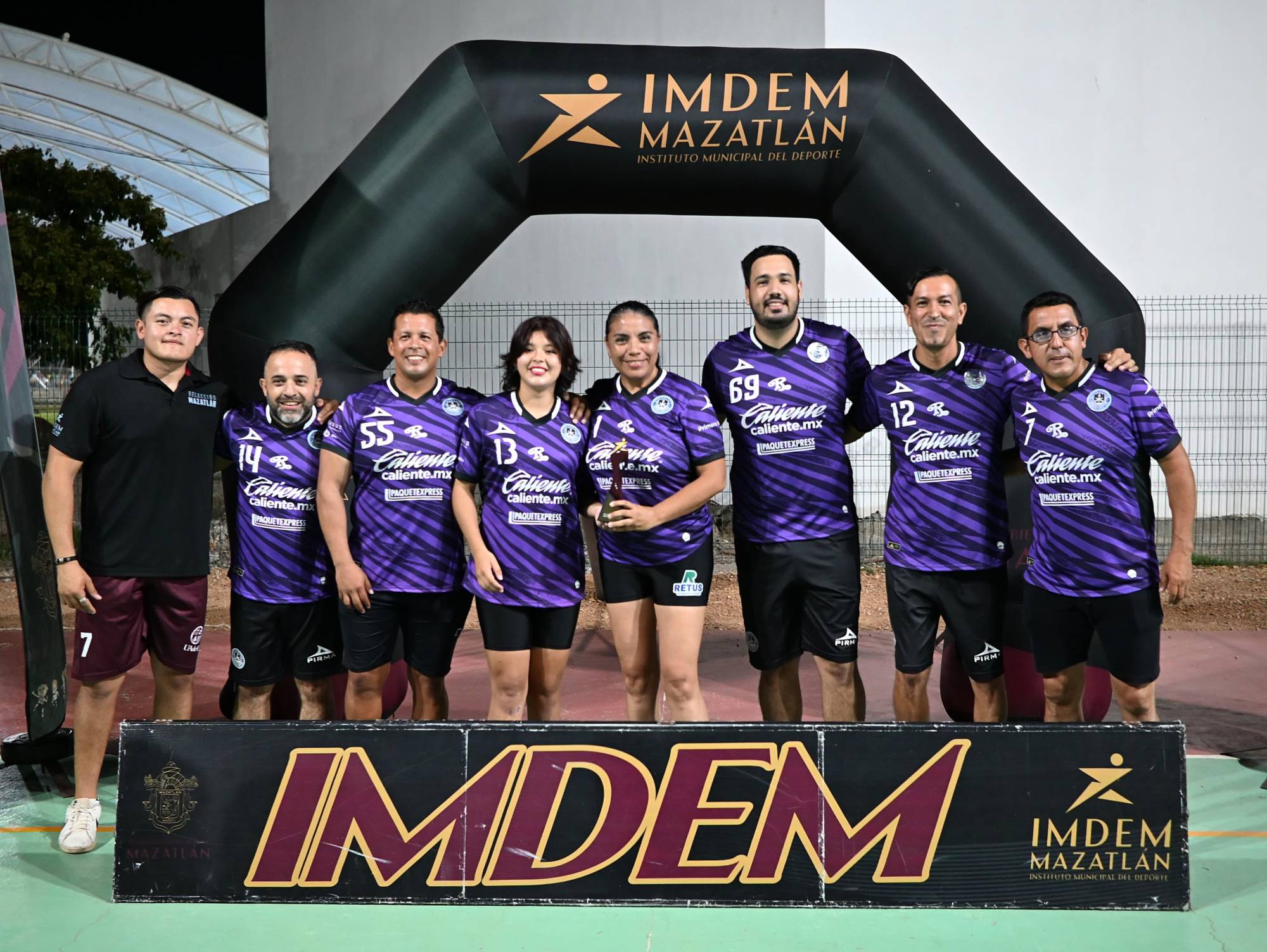 $!Premian a las estrellas del voleibol en la Sahop
