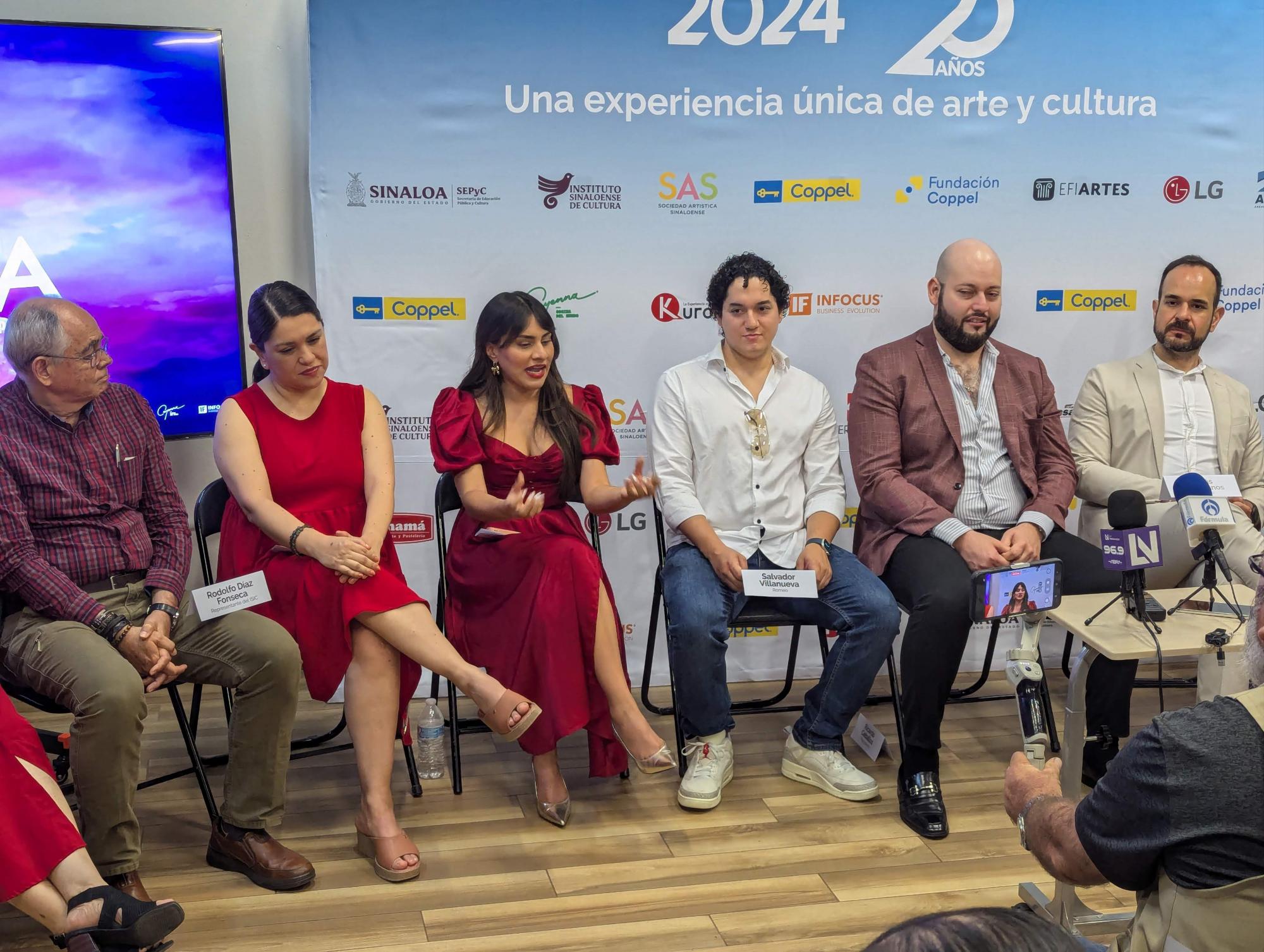 $!El elenco de la obra comparte experiencias.