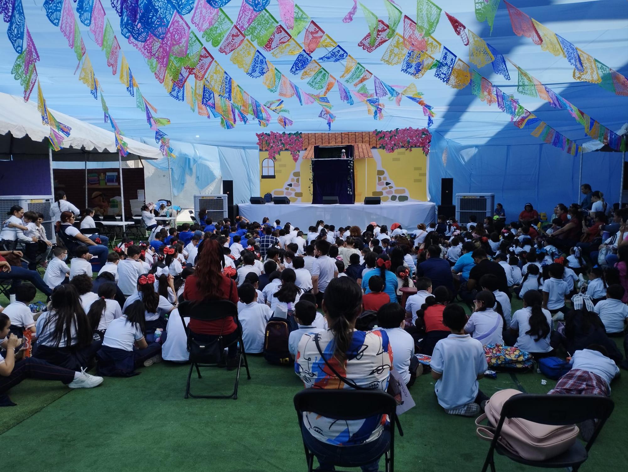 $!Alumnos de distintas escuelas disfrutan de espectáculos de títeres.