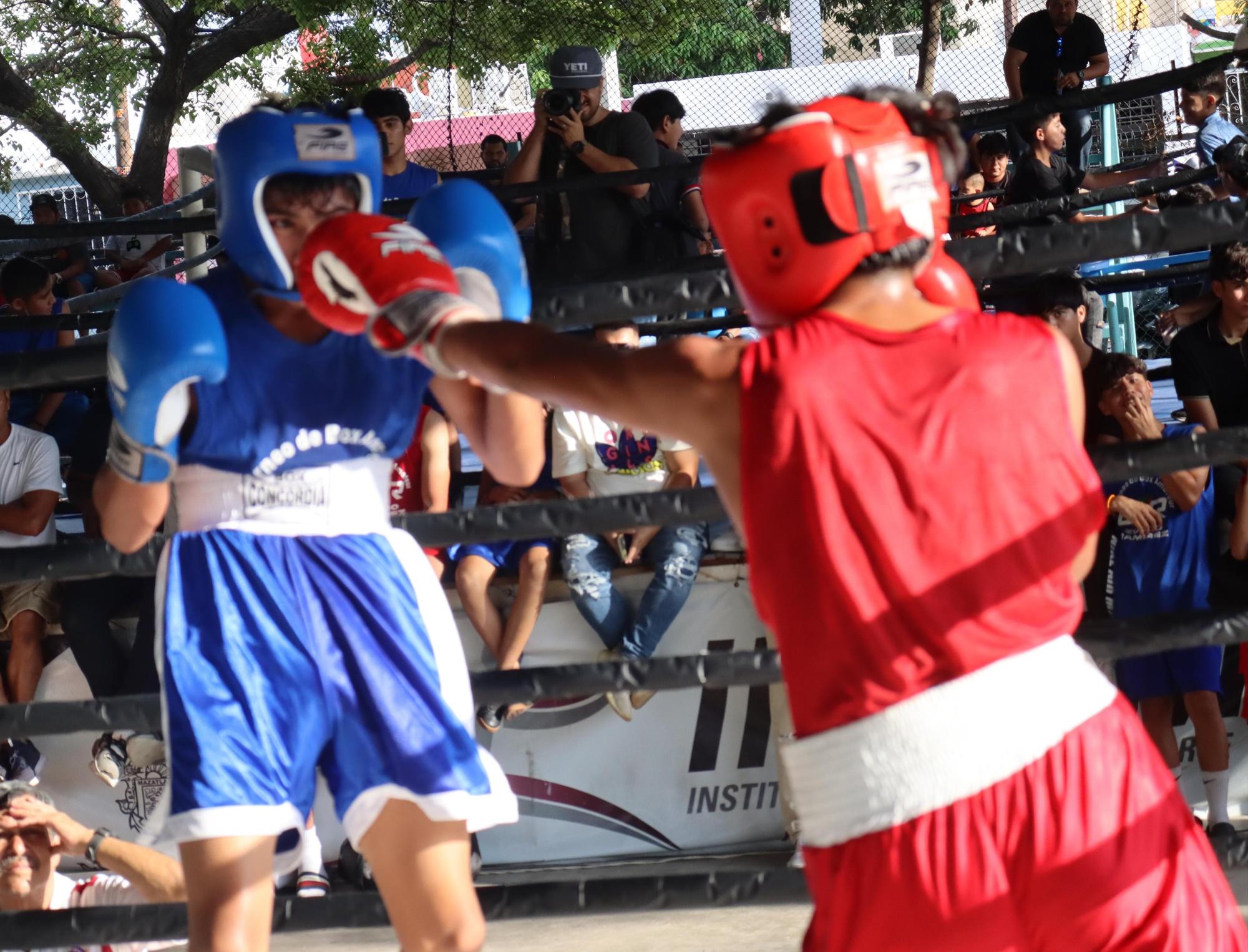 $!Cierra el Torneo de Boxeo ‘Zurdo’ Ramírez con poder mazatleco, en el Info Playas