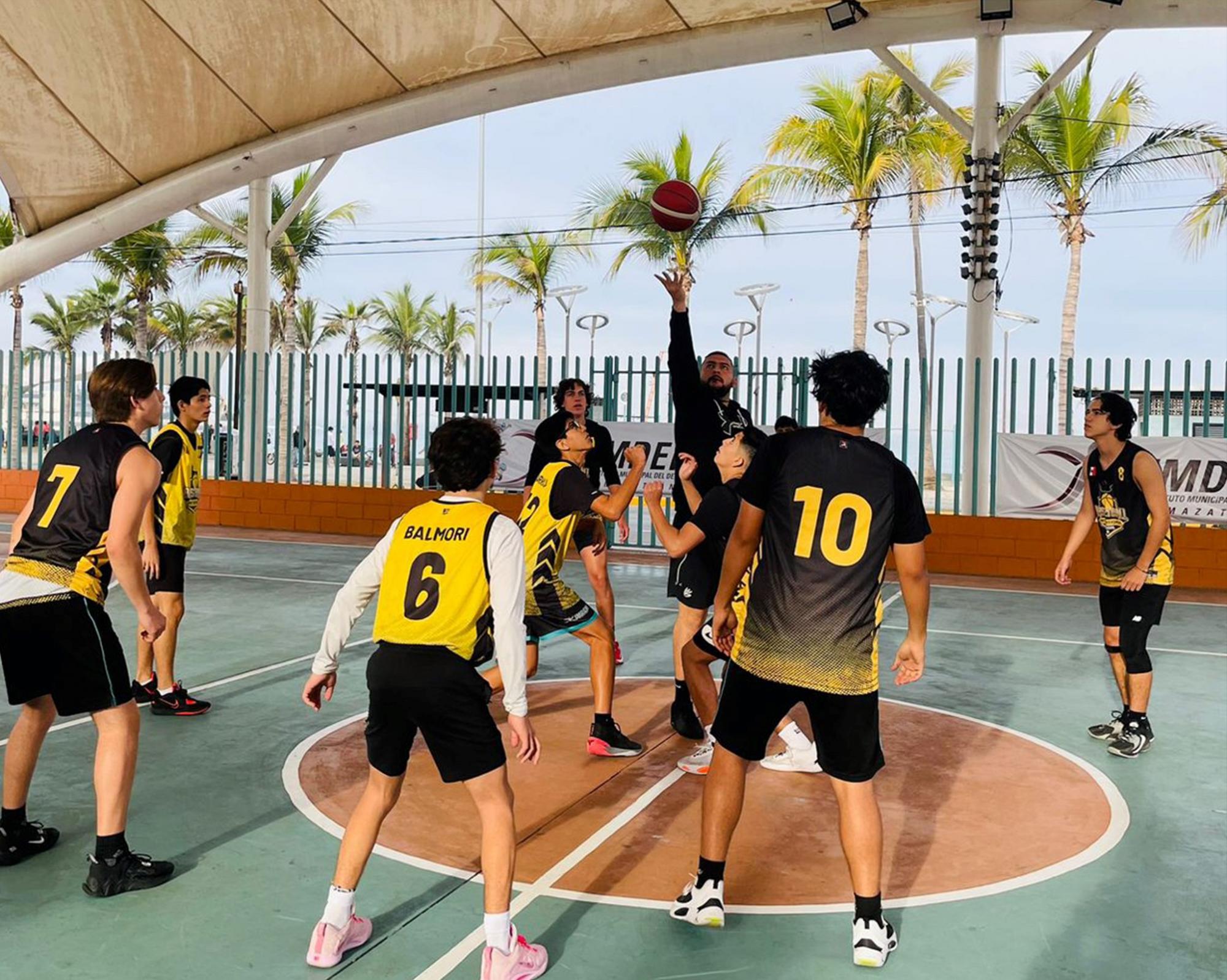 $!Sinaloa B derrota a hermano mayor en Internacional Global Basketball