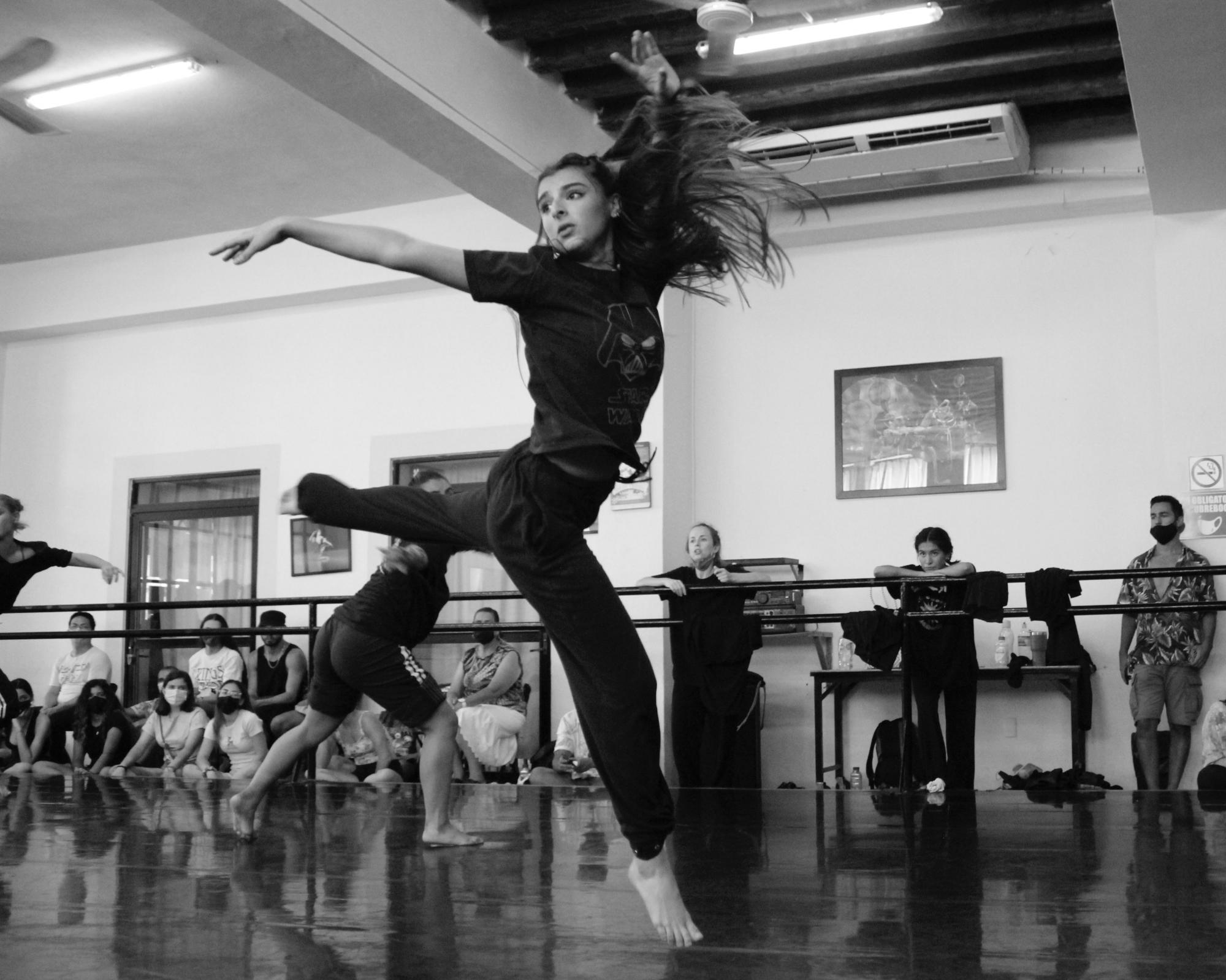 $!Ella es egresada de la Escuela Profesional de Danza de Mazatlán.