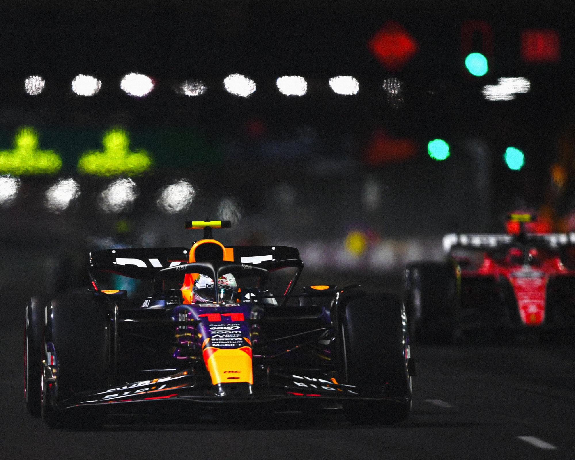 $!Checo Pérez admite que le tomó por sorpresa el rebase de Leclerc