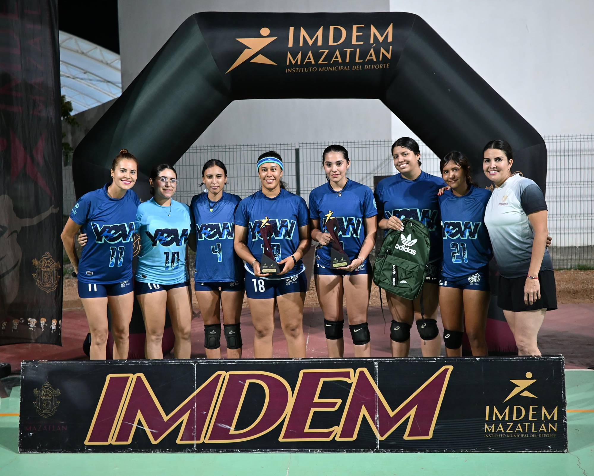 $!Premian a las estrellas del voleibol en la Sahop
