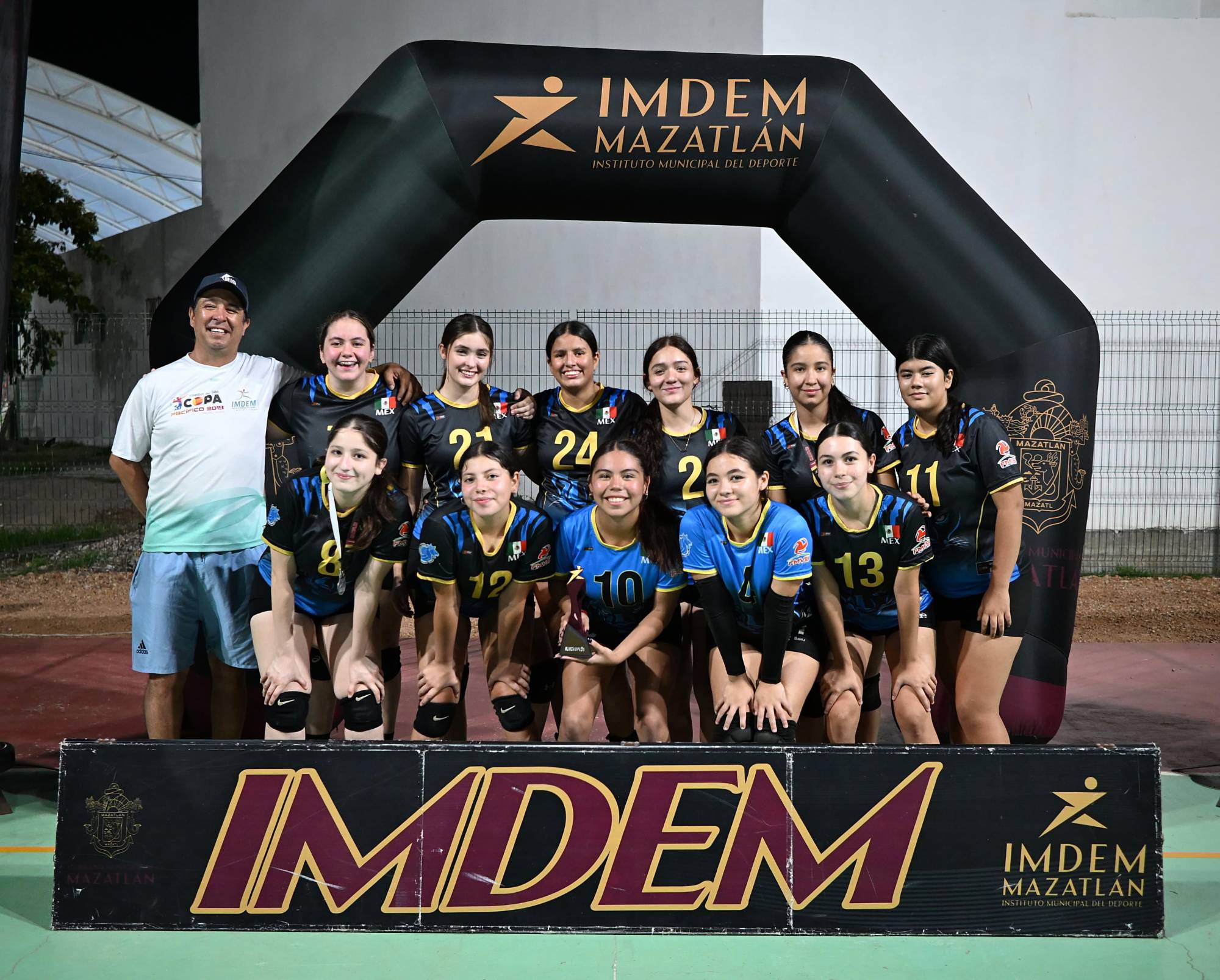 $!Premian a las estrellas del voleibol en la Sahop