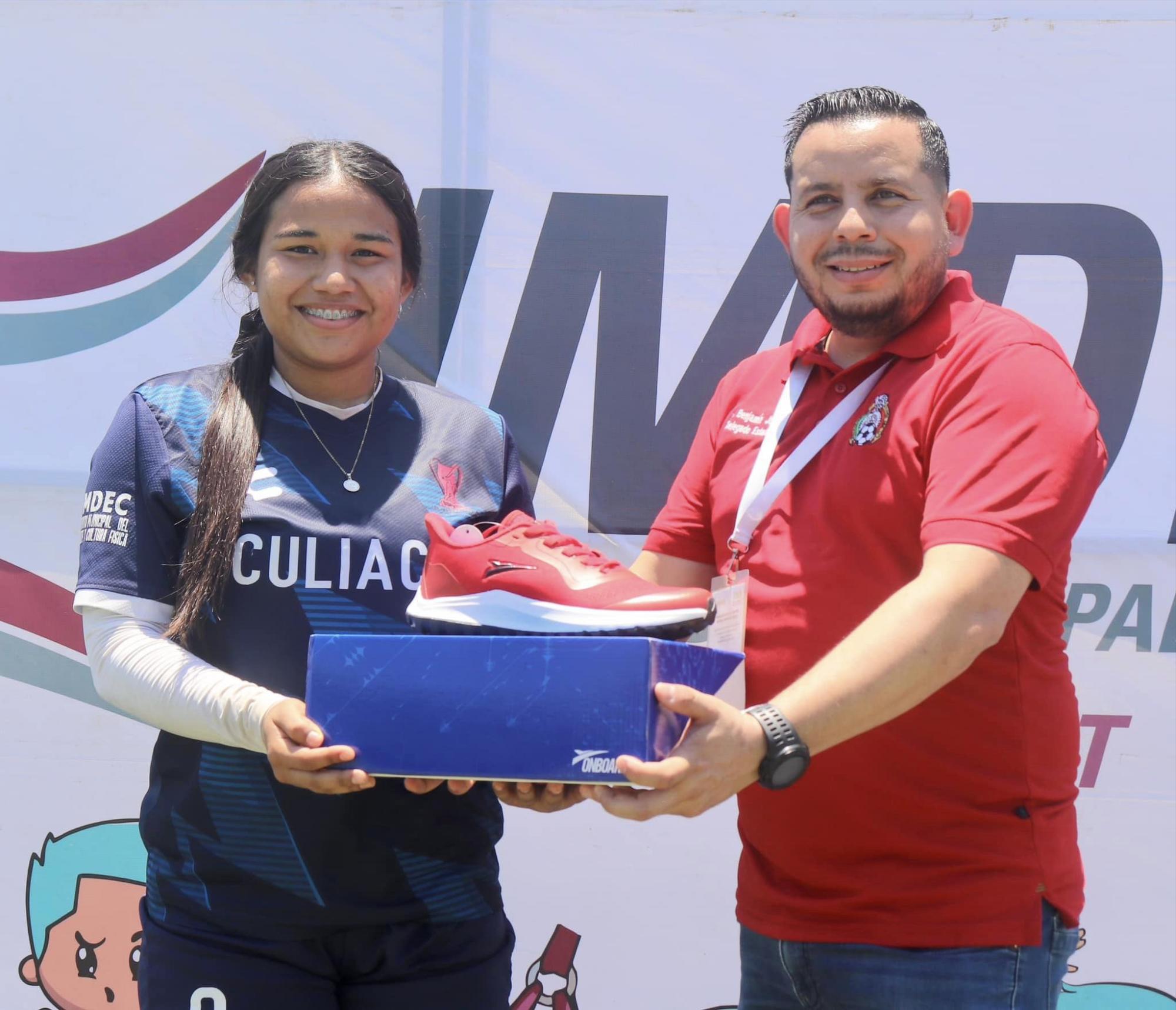 $!Levanta el trofeo Culiacán en la Libre Femenil