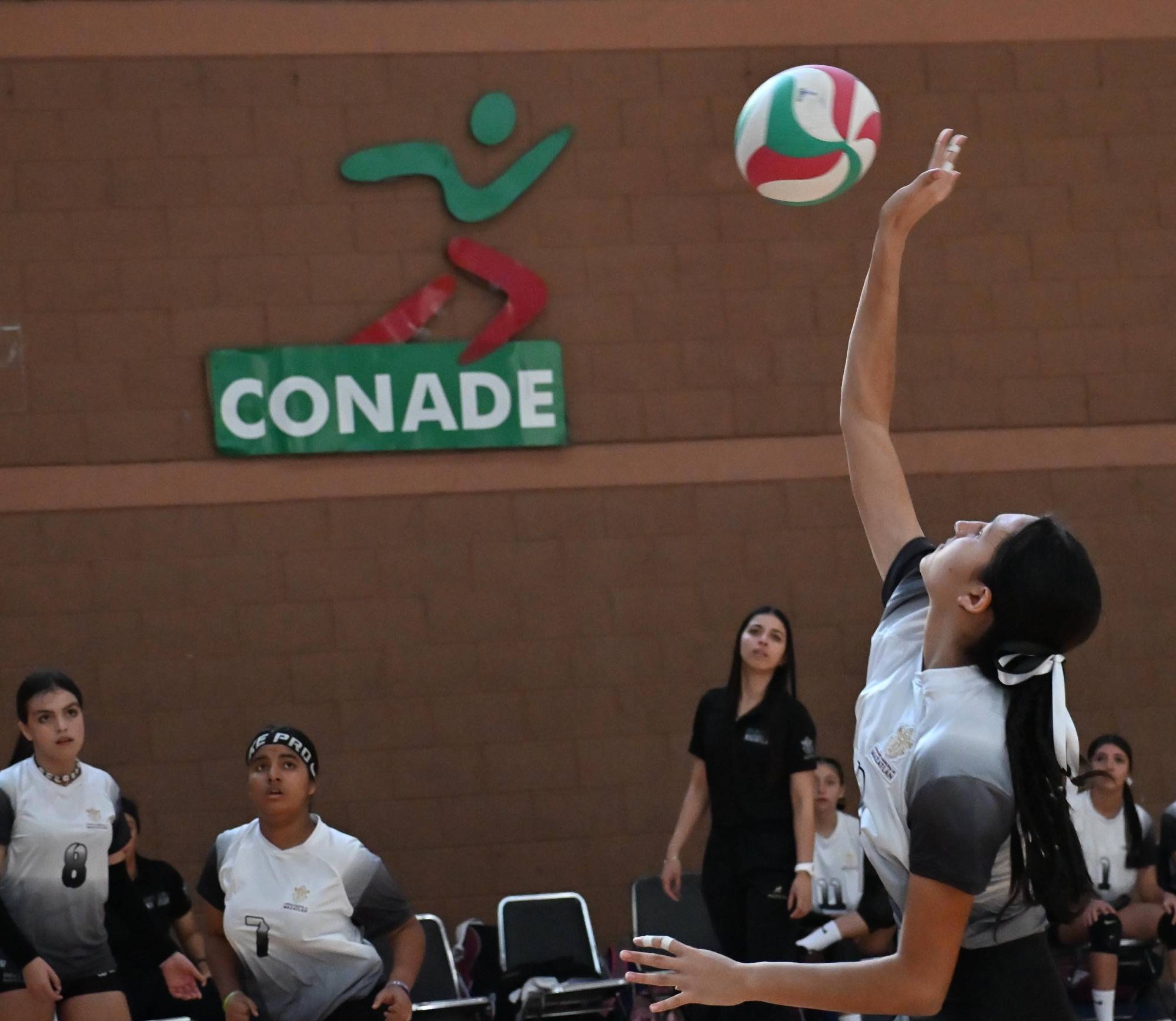 $!Se entrega Mazatlán, pero cae en el voleibol femenil de la etapa estatal de los Nacionales