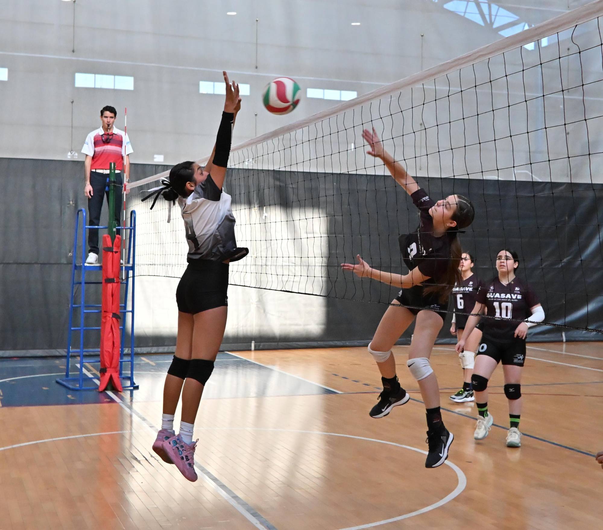 $!Se entrega Mazatlán, pero cae en el voleibol femenil de la etapa estatal de los Nacionales