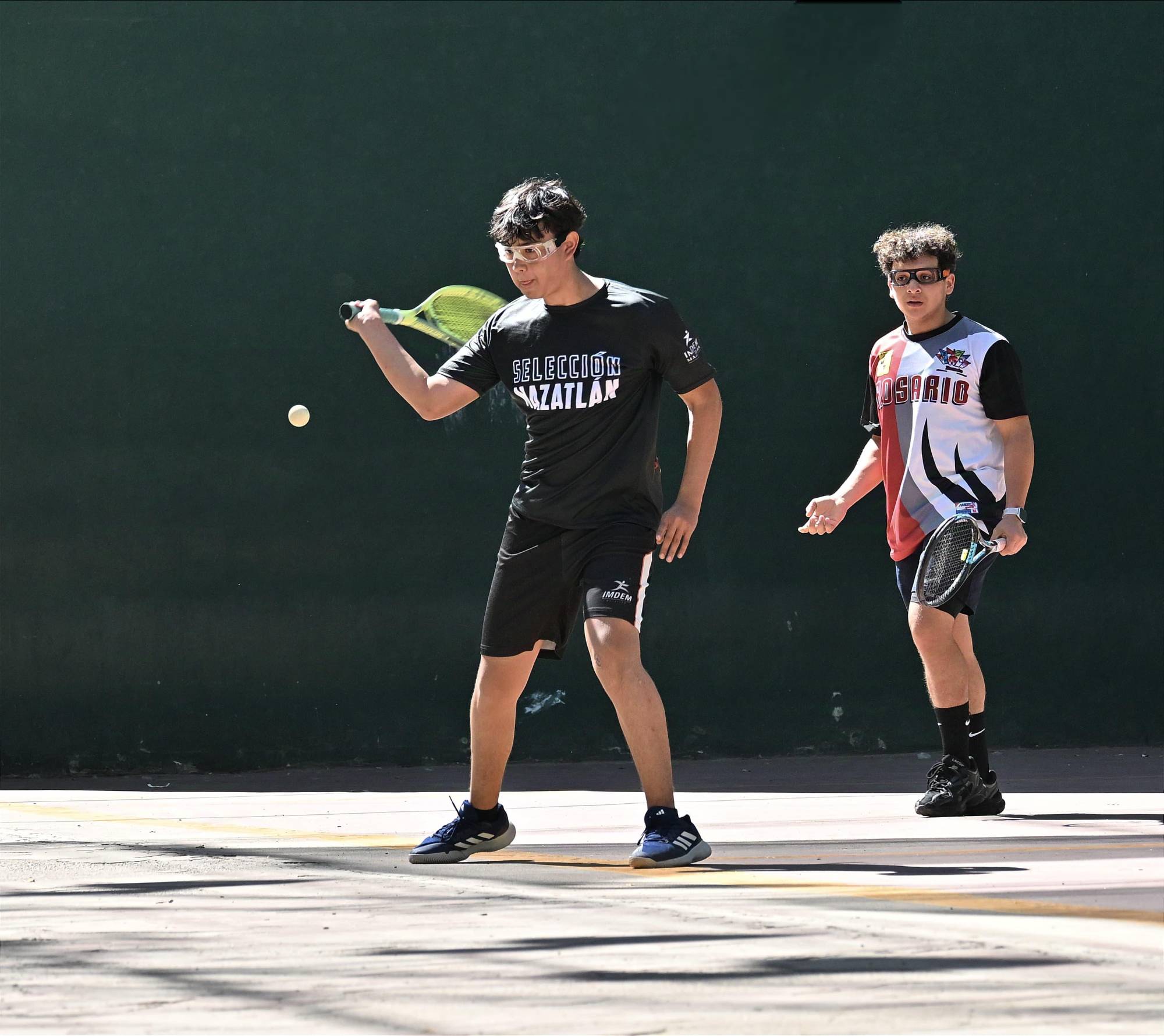 $!Mazatlecos Óscar Díaz y Maximiliano Guerra logran el triplete en frontón, en la etapa estatal