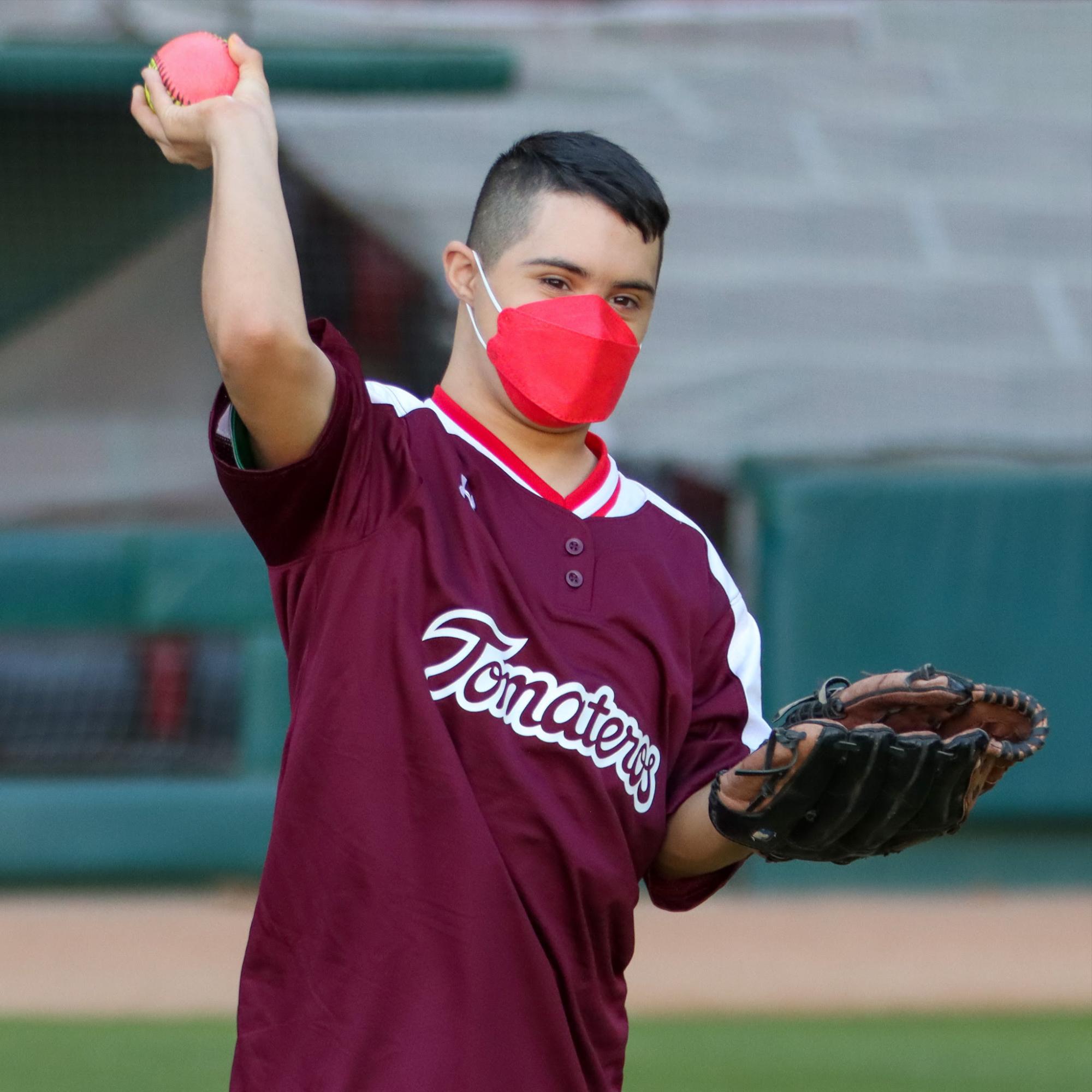 $!Estadio de Tomateros de Culiacán recibe a un equipo muy especial