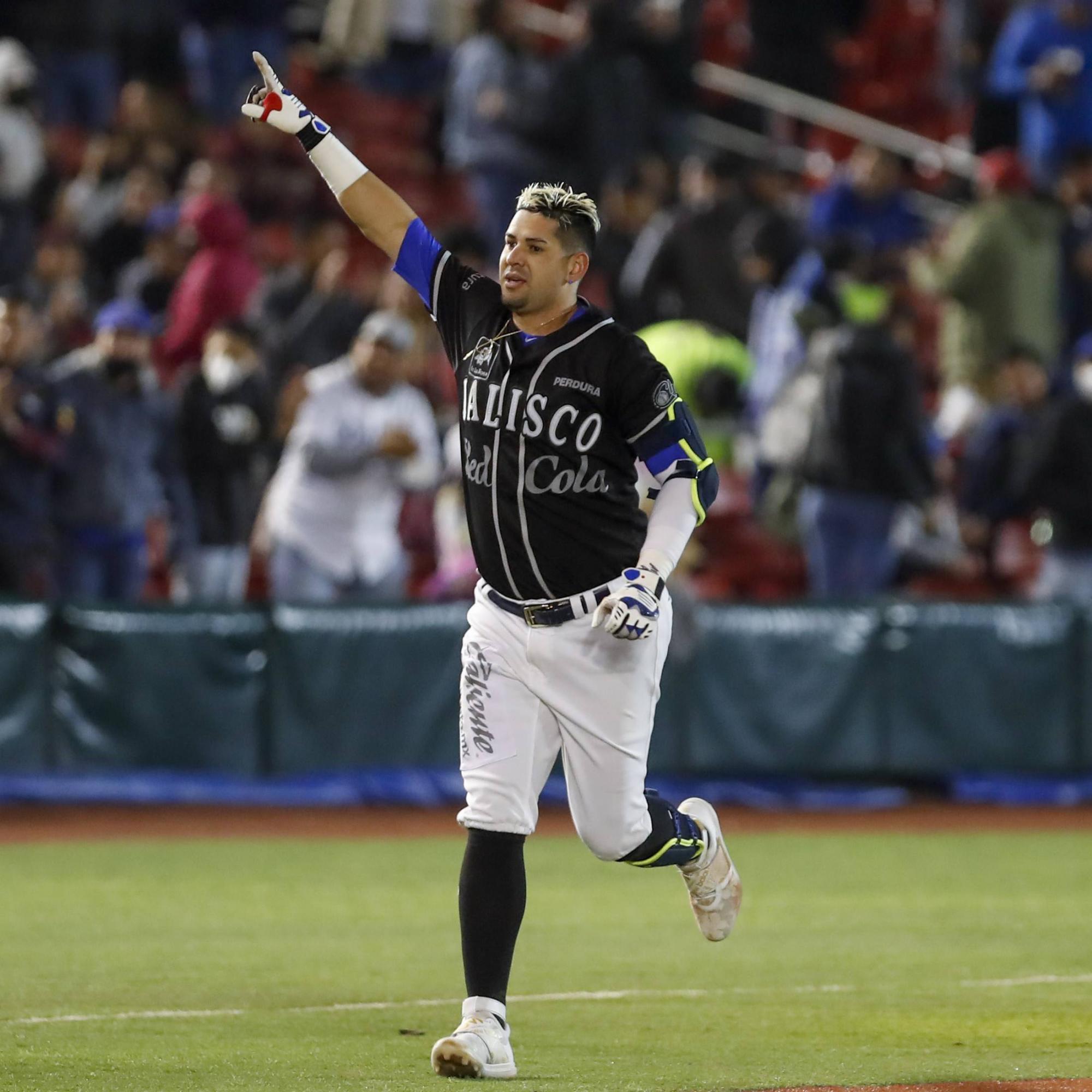 $!Charros de Jalisco deja tendidos a Tomateros de Culiacán para que la serie se iguale