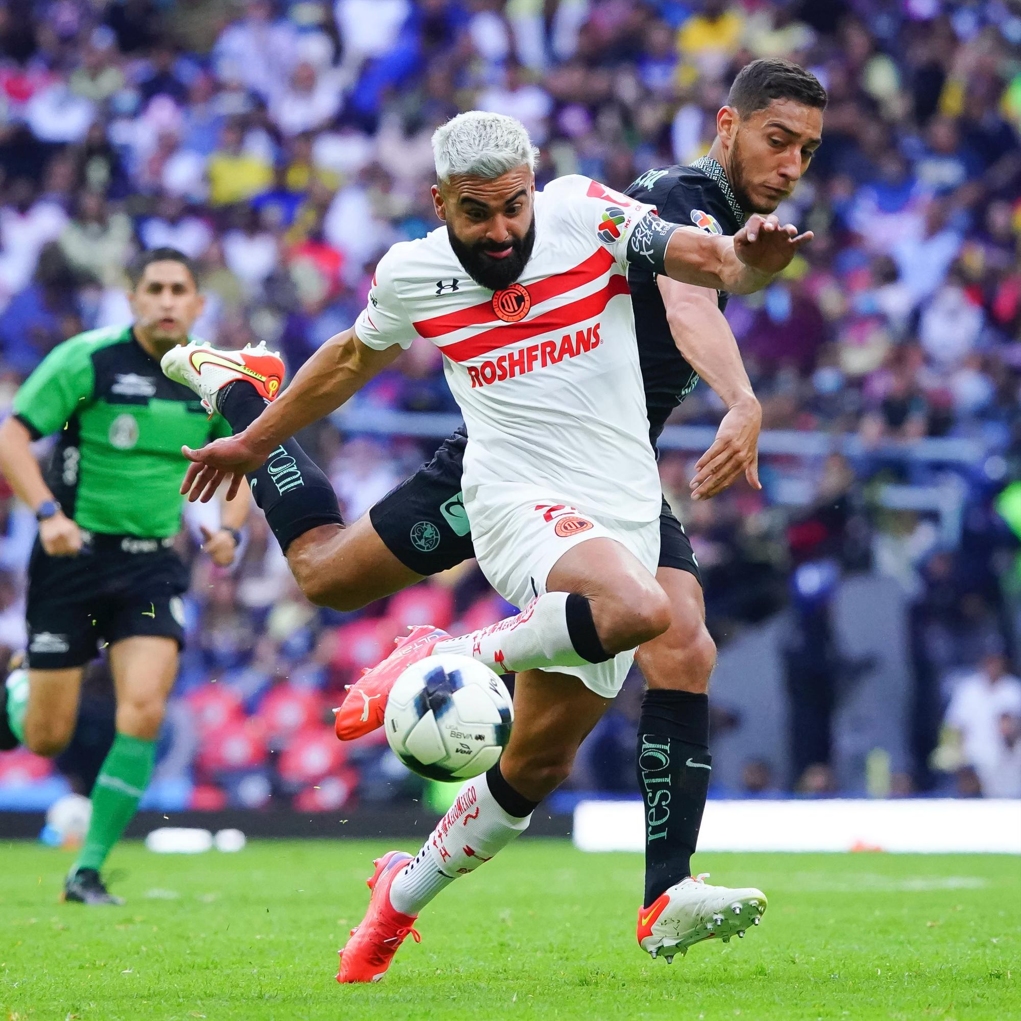 $!América se sacude la malaria y derrota 3-0 al Toluca