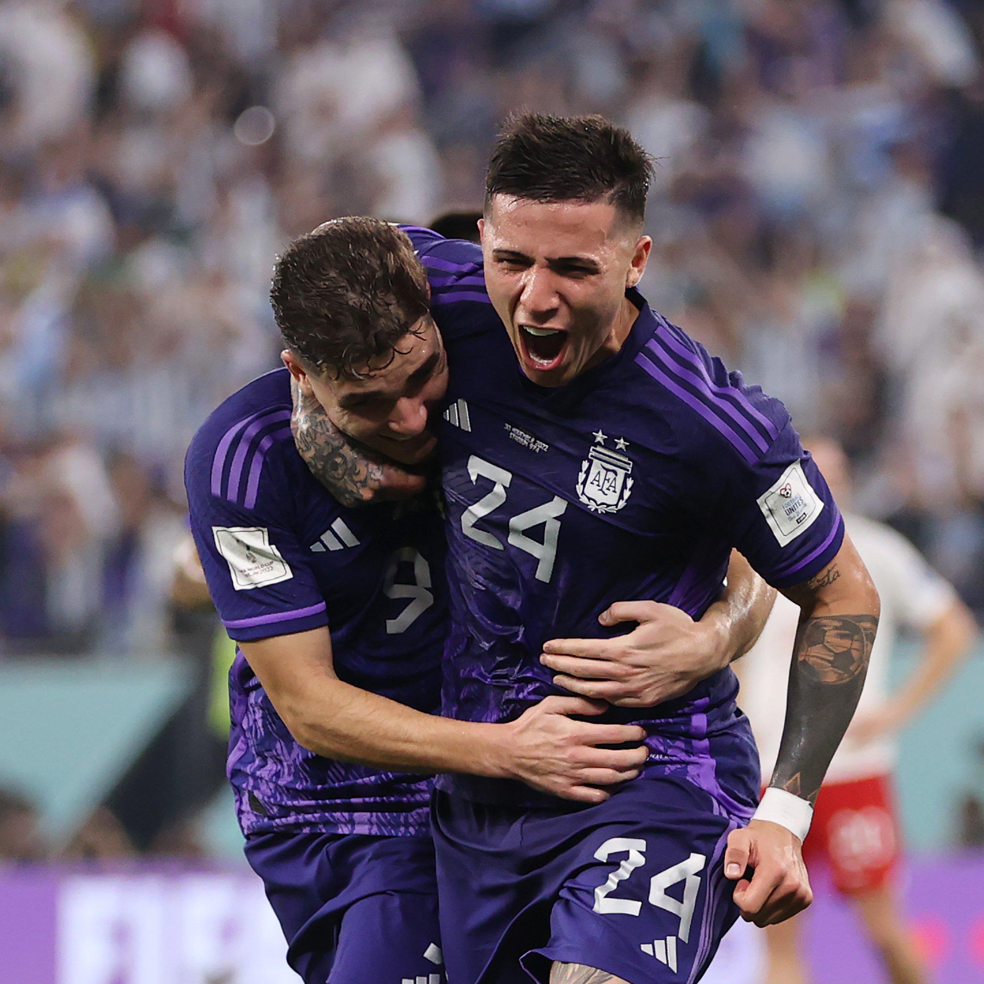 $!Argentina gana 2-0 a Polonia y clasifica a octavos de final