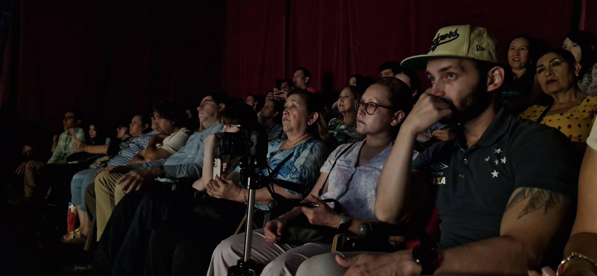 $!El público estuvo atento al espectáculo.