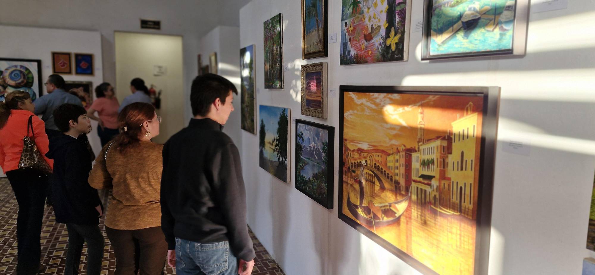 $!La colección reúne óleos y acrílicos, fotografía y diseño multimedia, como un homenaje a la diversidad y riqueza cultural de cada pueblo.