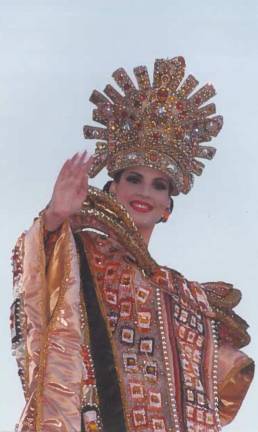 Con mucho orgullo SGM Pamela Farriols López recibirá este sábado su homenaje por 25 años de reinado.