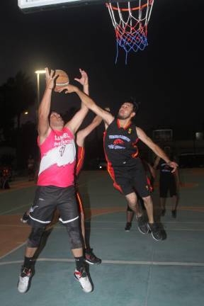 Grandes duelos se realizan en el Torneo de Baloncesto de Segunda Fuerza “I. H. Organic Fruits-Deporte Total”.