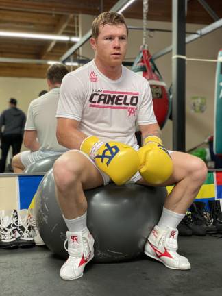 El peleador regresará al ring el próximo 8 de mayo ante Billy Joe Saunders.