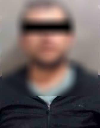 César fue detenido en posesión de un arma de fuego de fabricación casera.