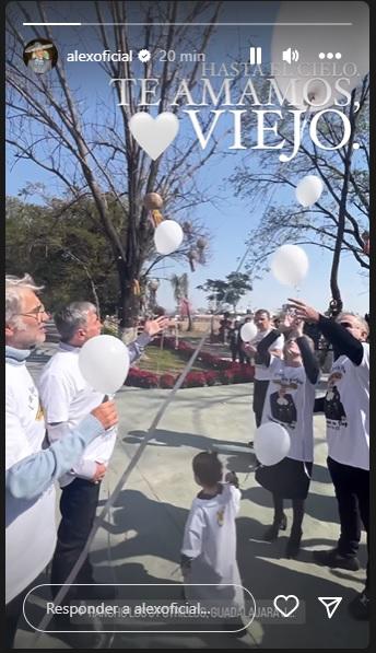 $!Lanzan globos blancos en su memoria.