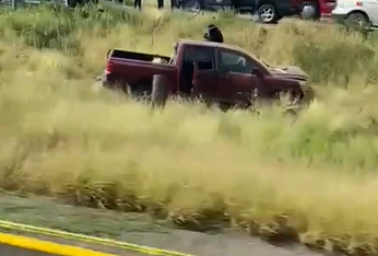 Reportan hombre asesinado que quedó en una camioneta en la Autopista Mazatlán-Culiacán
