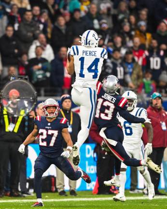 Los Colts de Indianápolis ganan un duelo en el que dominaron las defensas.