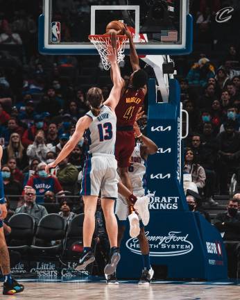 Detroit Pistons se impone por 106-103 a Cleveland Cavaliers.